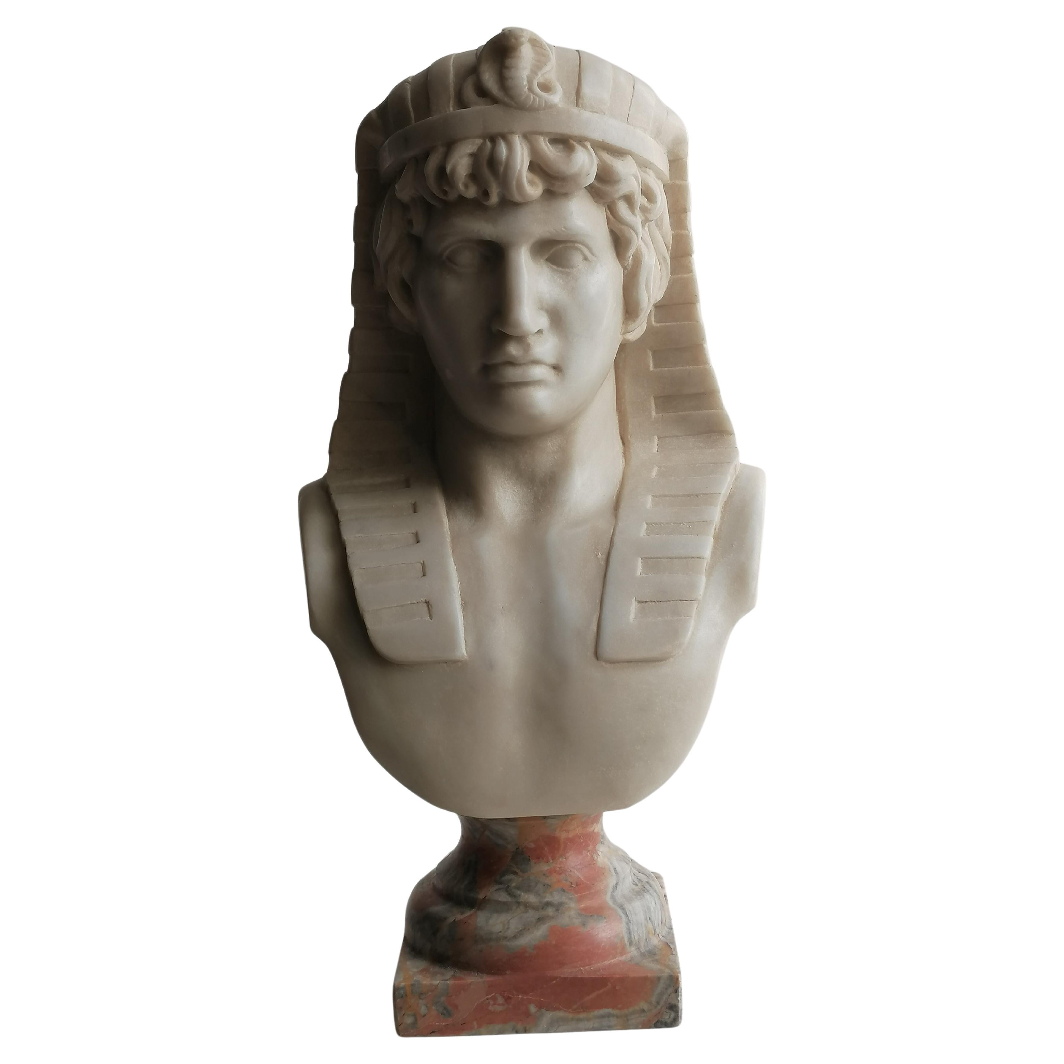 Busto di Antinoo Version egizia -scolpito su marmo - fabriqué en Italie en vente