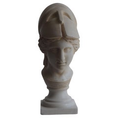 Buste d'Athéna ou Minerve romaine sculpté sur marbre blanc de Carrare - fabriqué en Italie