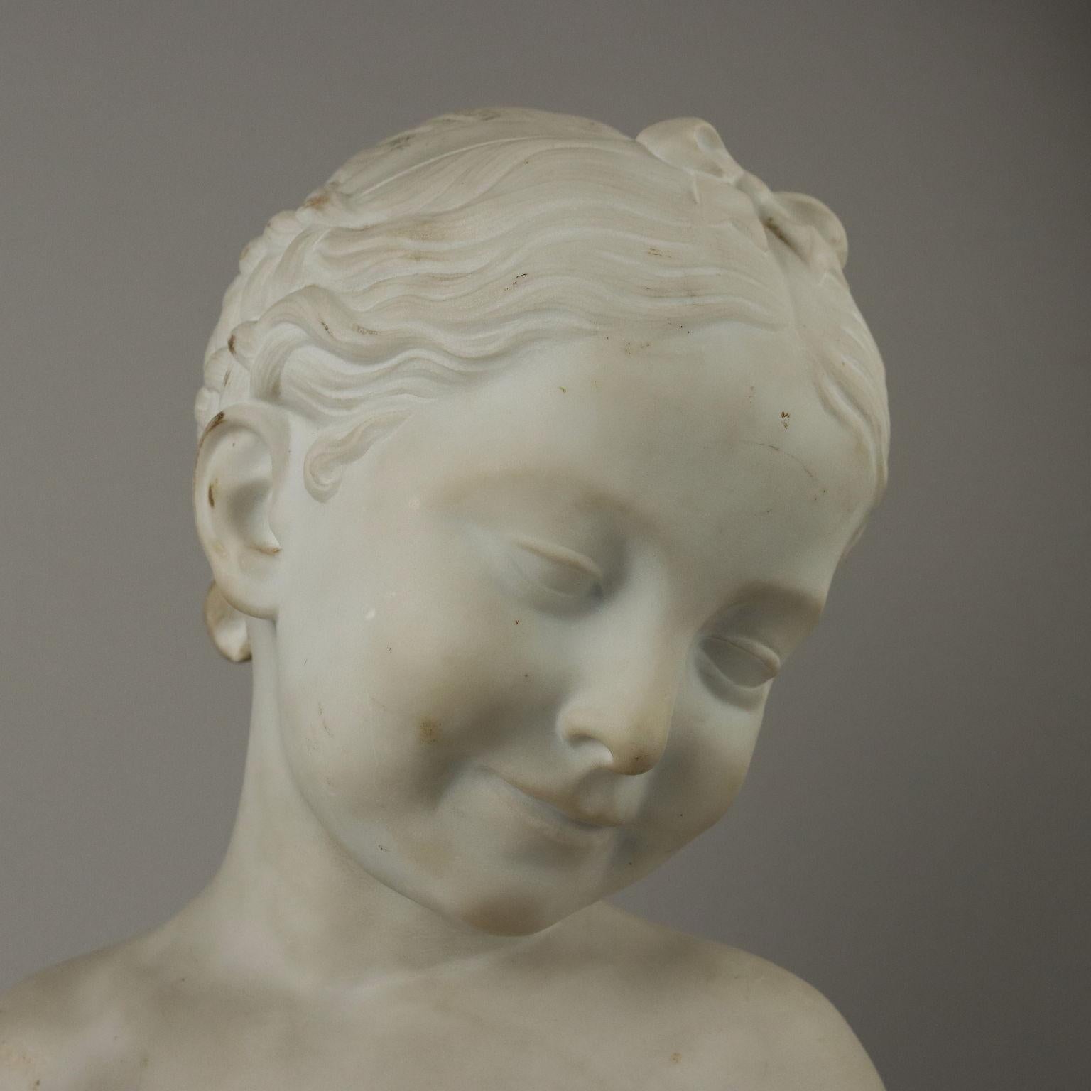 Other Bust of Maiden in White Marble Italy Mid-19th Century For Sale