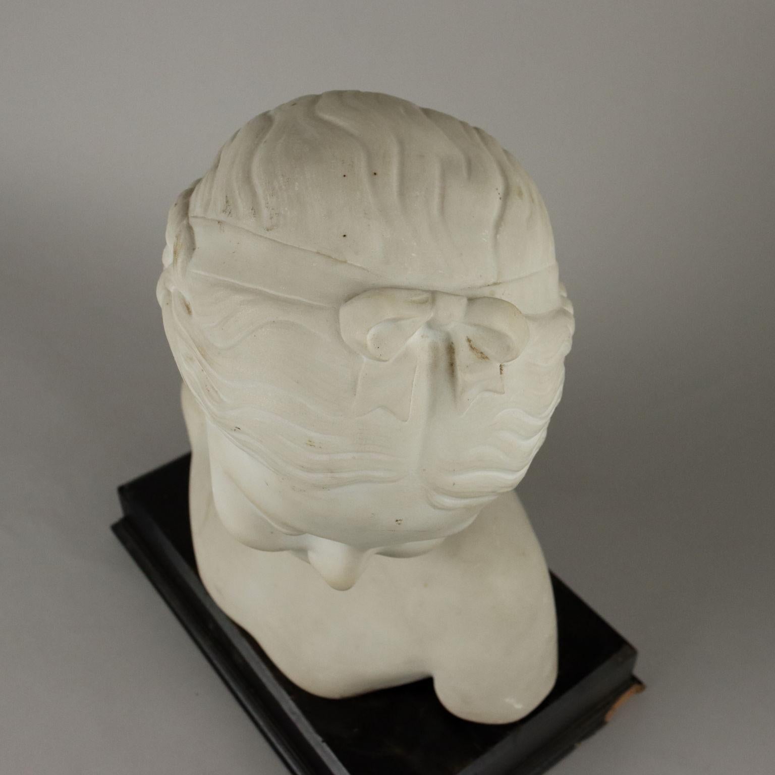 Italian Bust of Maiden in White Marble Italy Mid-19th Century For Sale