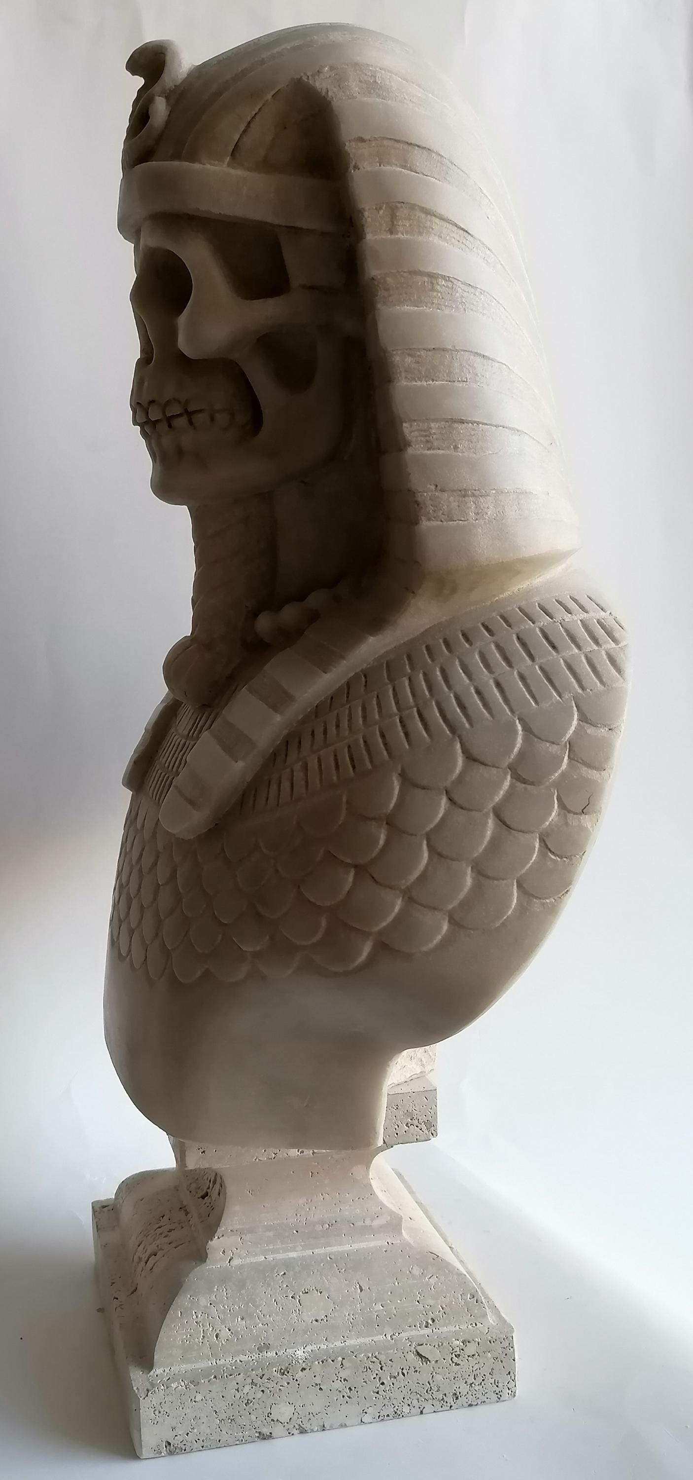 Contemporary Busto di faraone egizio, (memento- vanitas ) scolpito su marmo bianco di Carrara For Sale