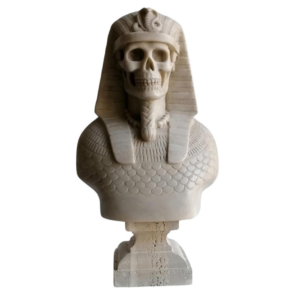 Busto di faraone egizio, (memento- vanitas) Scolpito mit Marmo Bianco di Carrara
