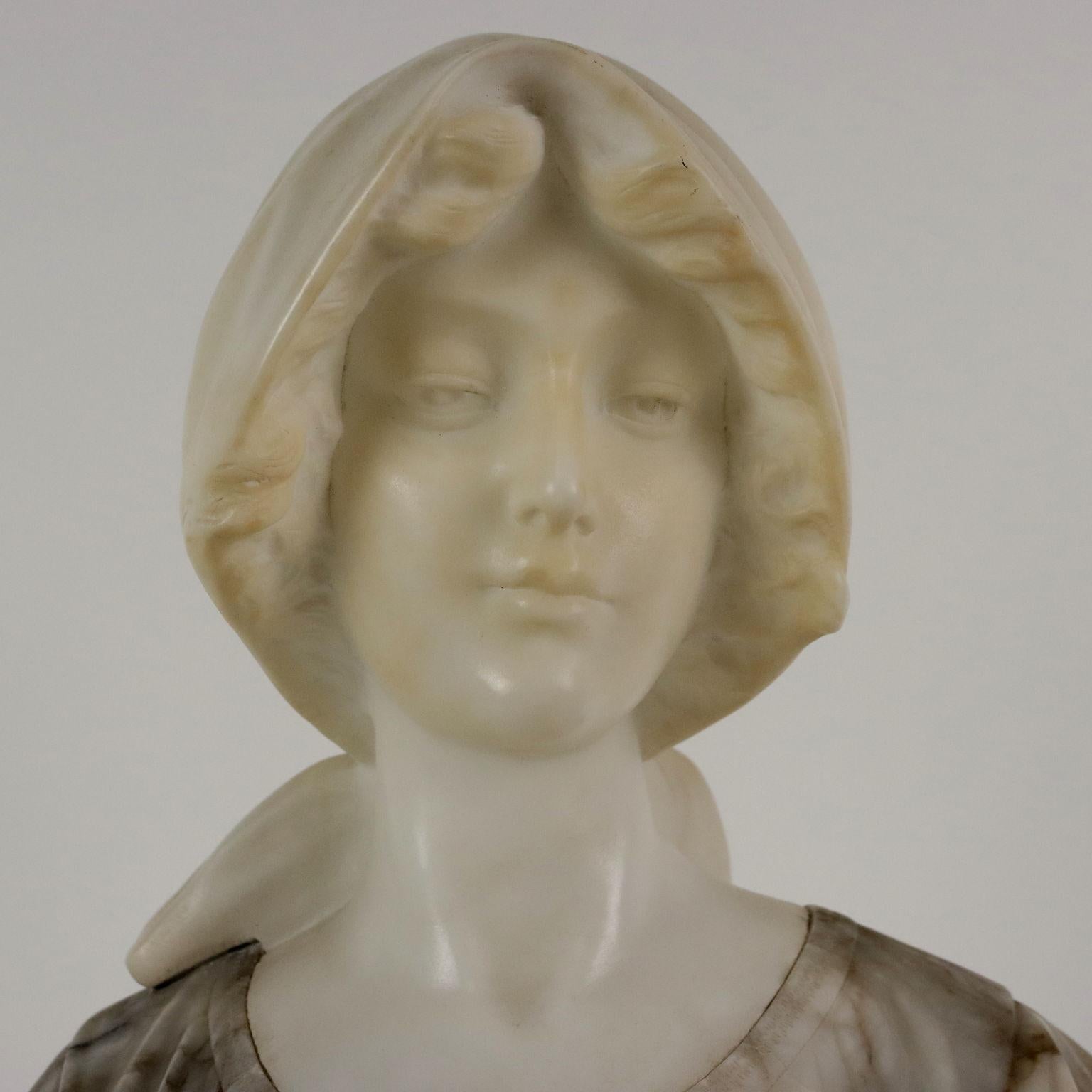 Other Bust of Young Woman in Alabaster and White Marble Italy Second Half 19th cent. For Sale