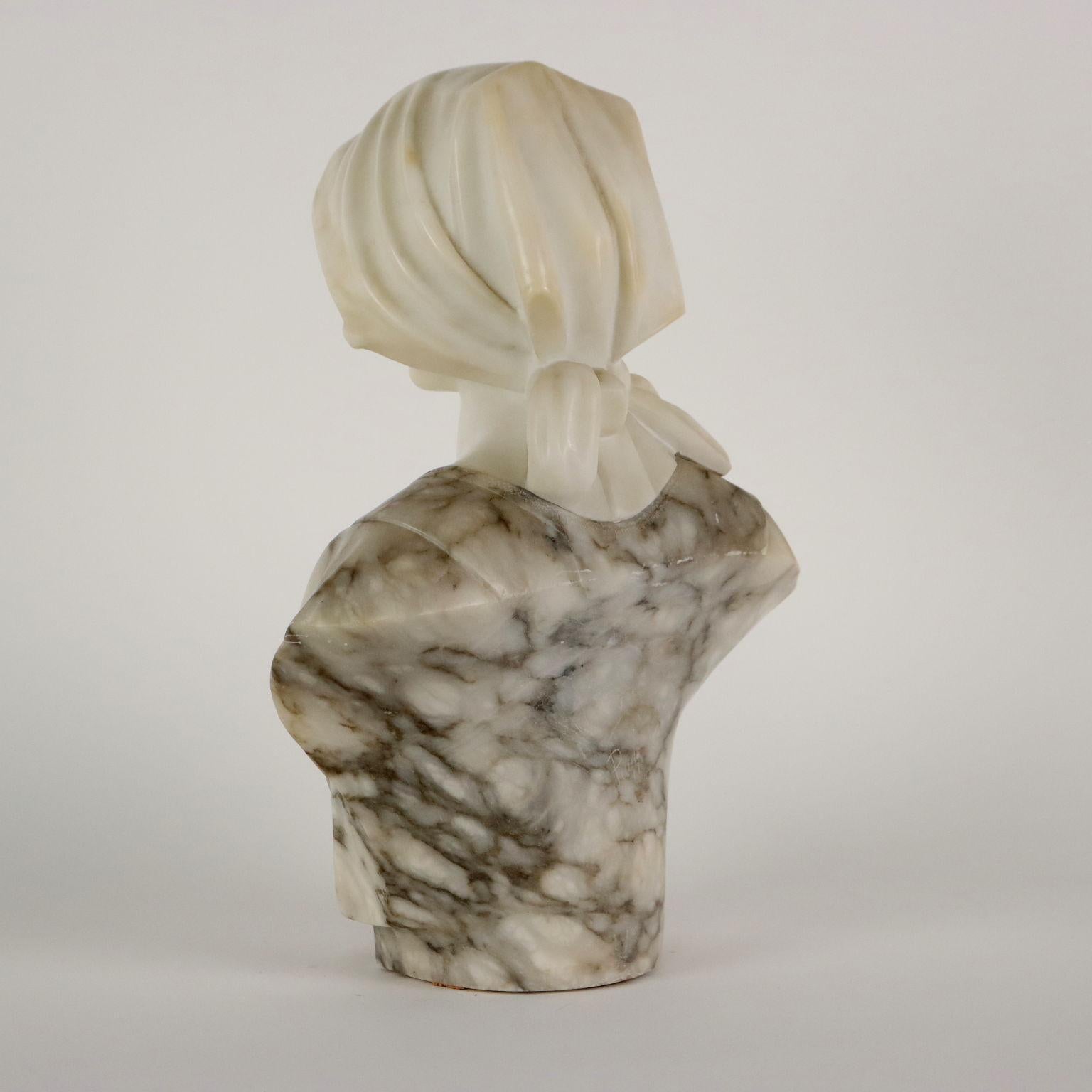 Bust of Young Woman in Alabaster and White Marble Italy Second Half 19th cent. For Sale 2