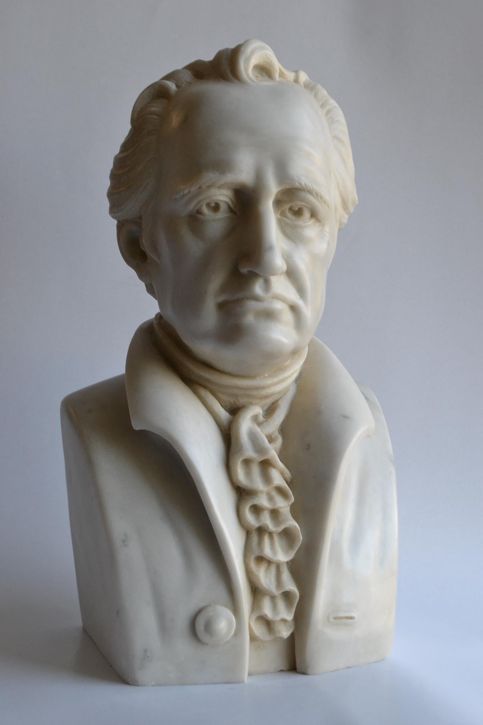 Busto di Johann Wolfgang von Goethe scolpito in marmo bianco Carrara In Excellent Condition For Sale In Tarquinia, IT