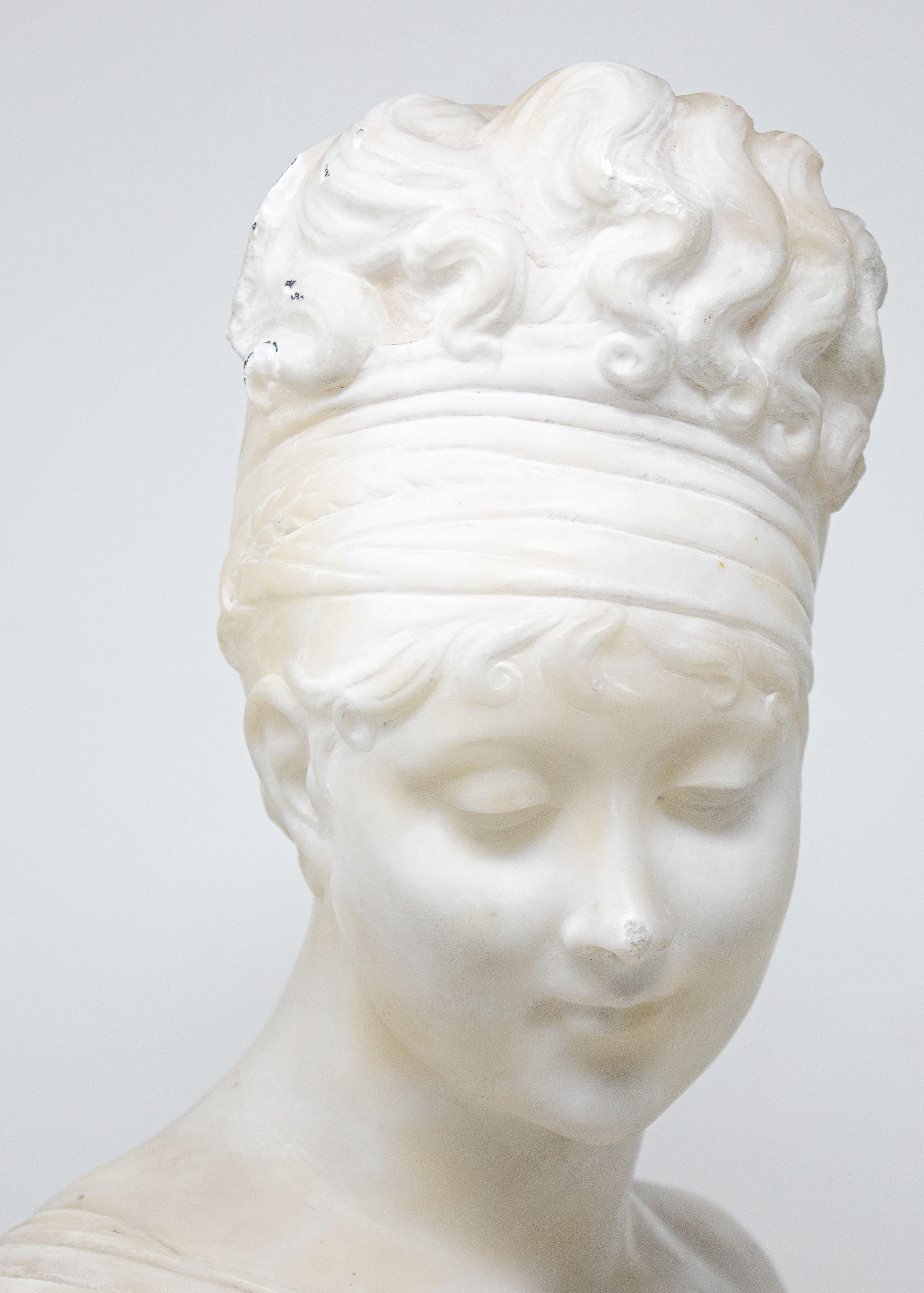 Bust of Juliette Récamier, Alabaster, 19th century  For Sale 4