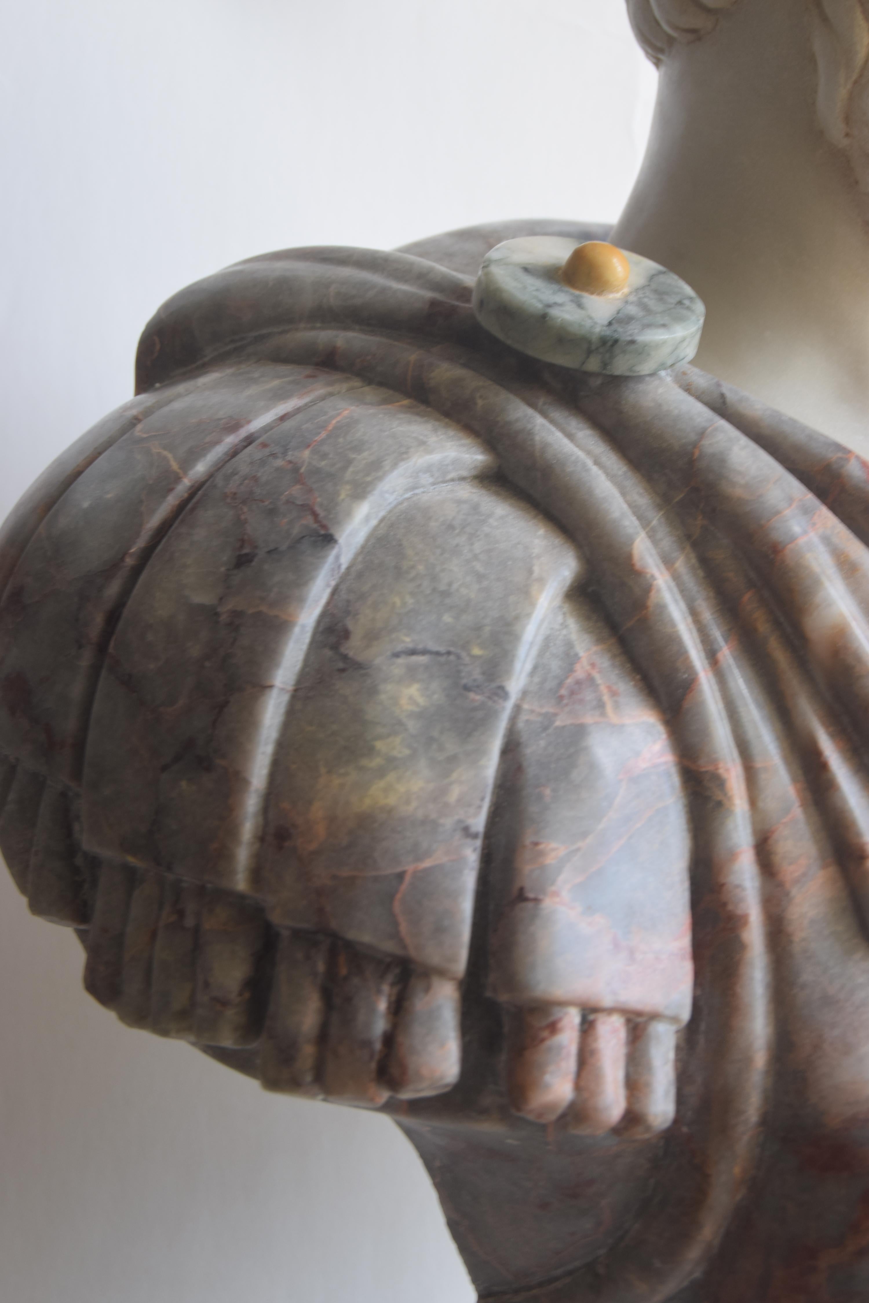 Busto di marco Aurelio in marmi policromi -made in Italy in vendita 2