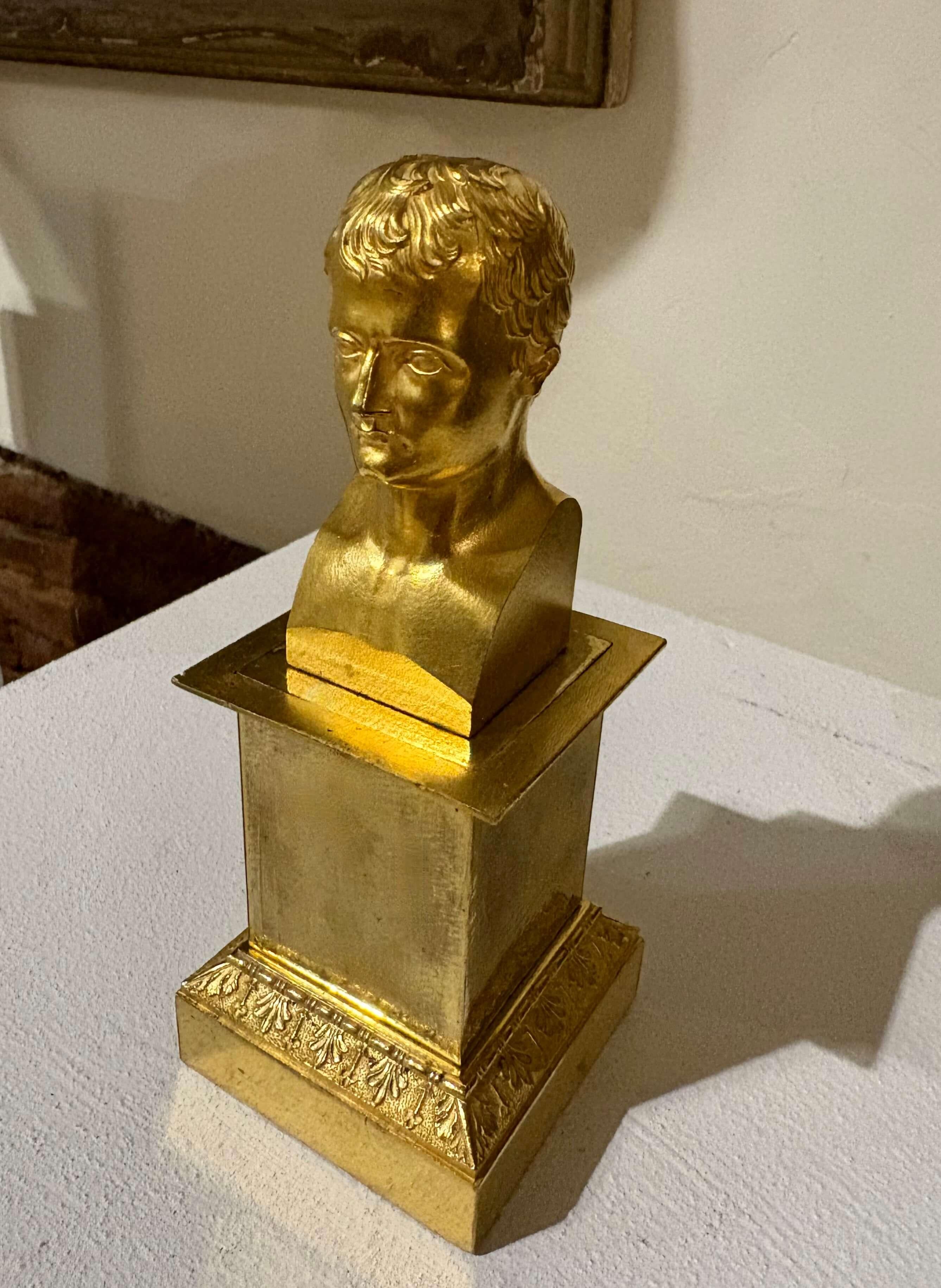 Bust of Napoleon I in Gilded Bronze in Ormolu Empire-era For Sale 2