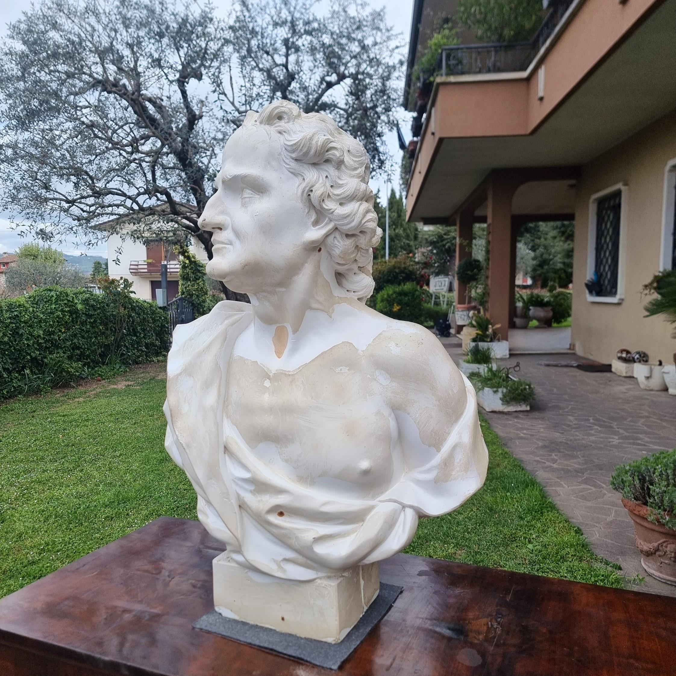 Italian Busto di Uomo Virile in Gesso 800 di Alta Qualità in vendita
