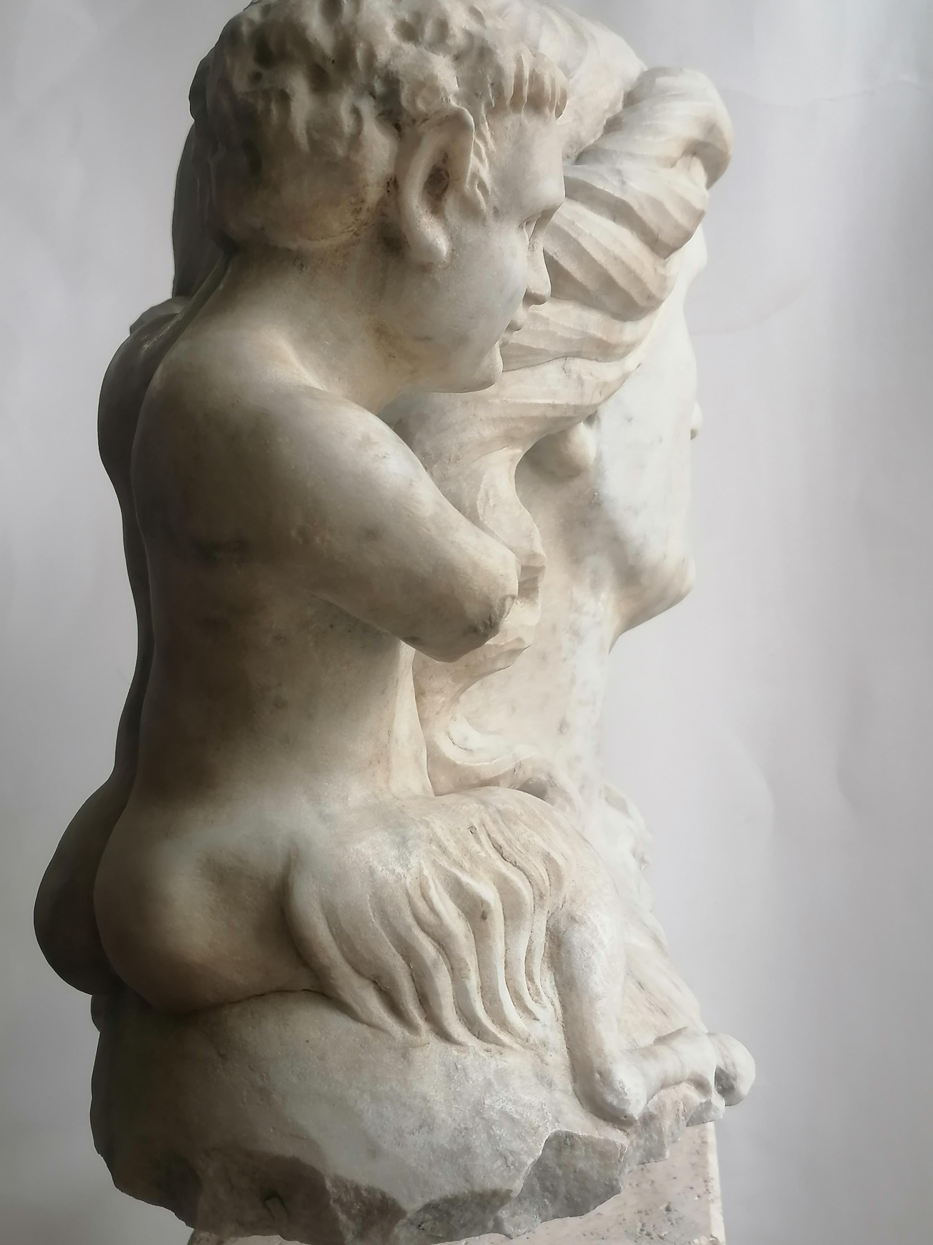 Busto Fauna e piccolo fauno in marmo Carrara - originale made in Italy in vendita 2