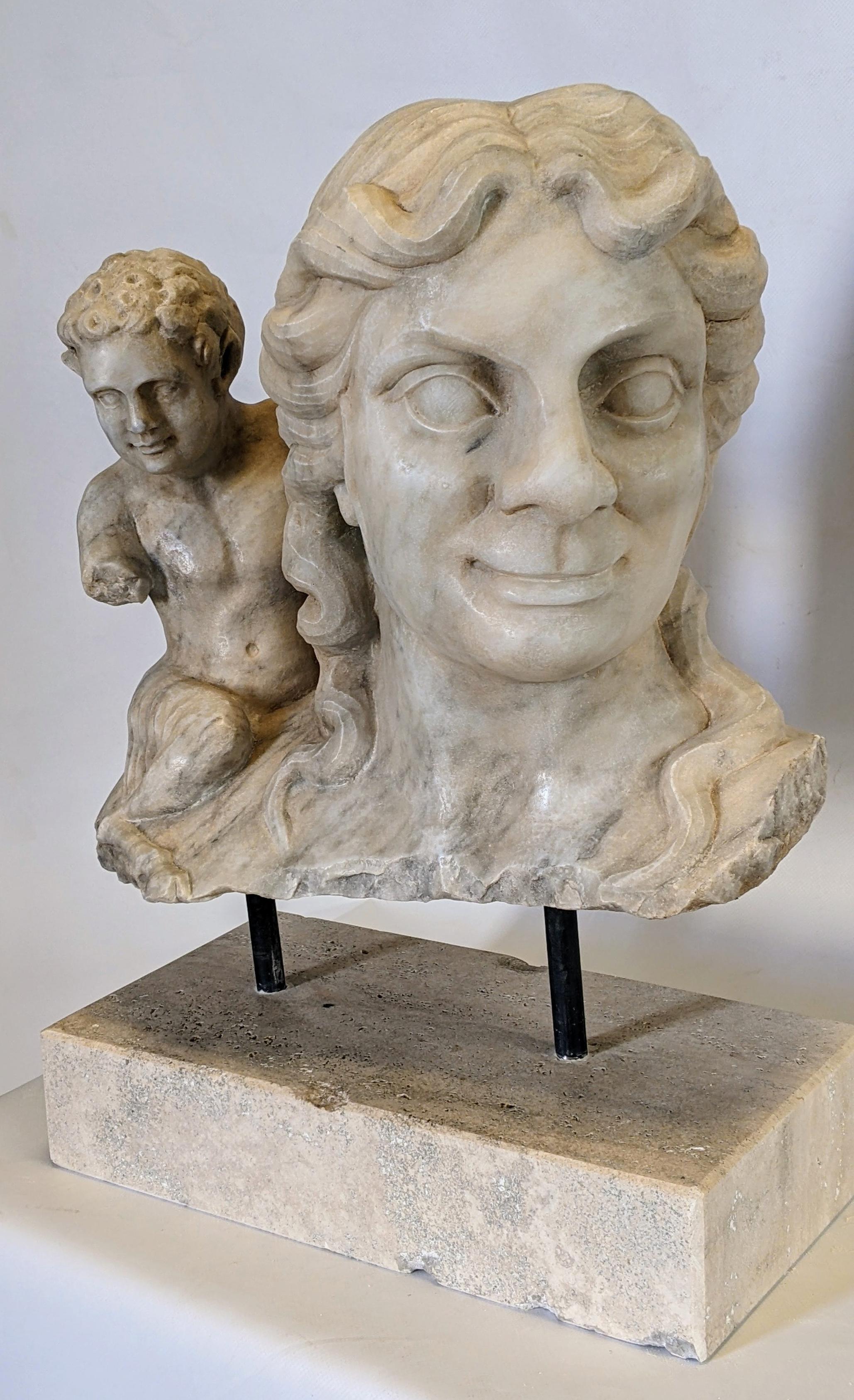 Fauna und kleine Faun-Büste aus Carrara-Marmor - Original in Italien hergestellt (Griechisch-römisch) im Angebot