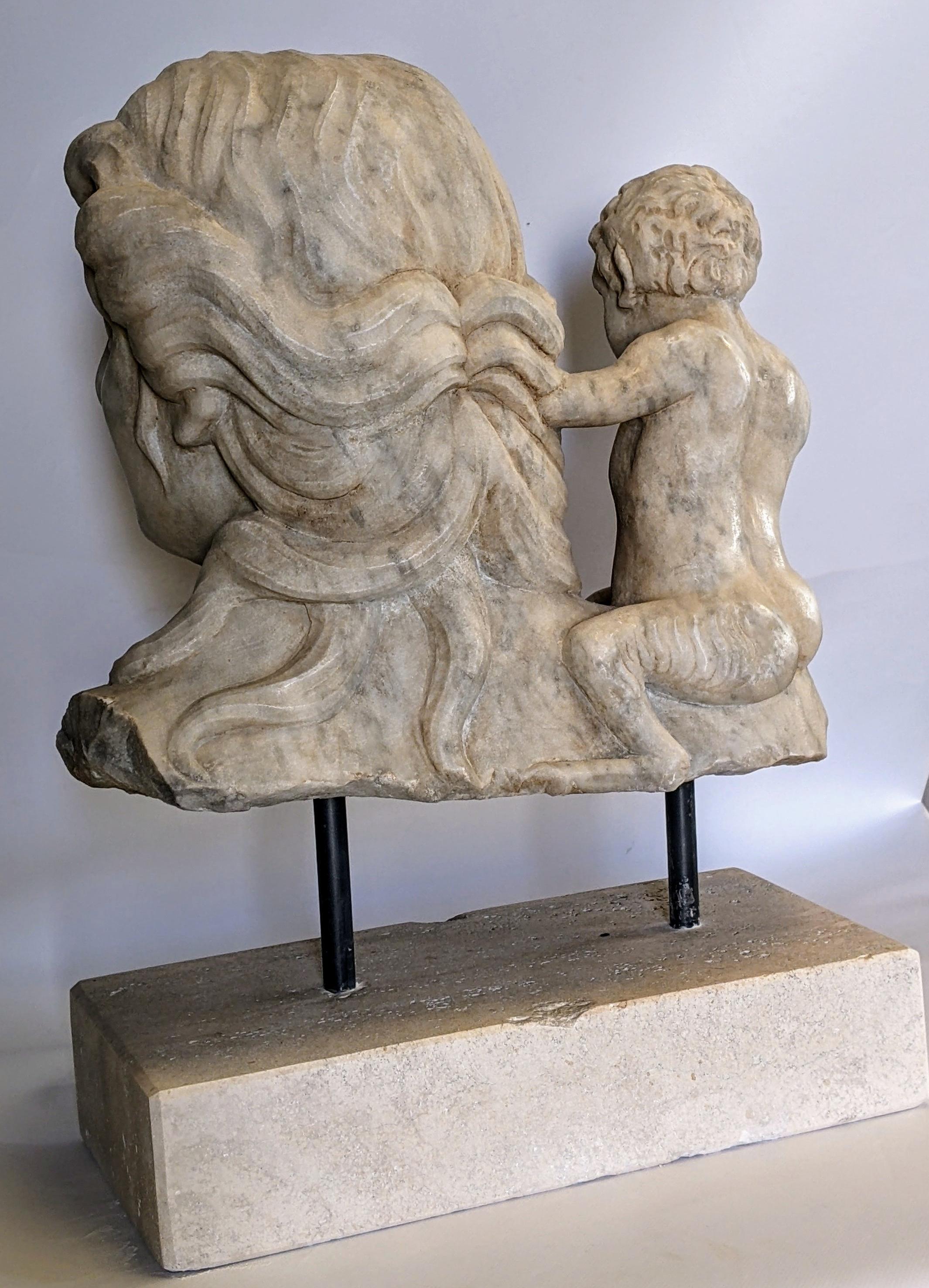 Fauna und kleine Faun-Büste aus Carrara-Marmor - Original in Italien hergestellt im Zustand „Gut“ im Angebot in Tarquinia, IT