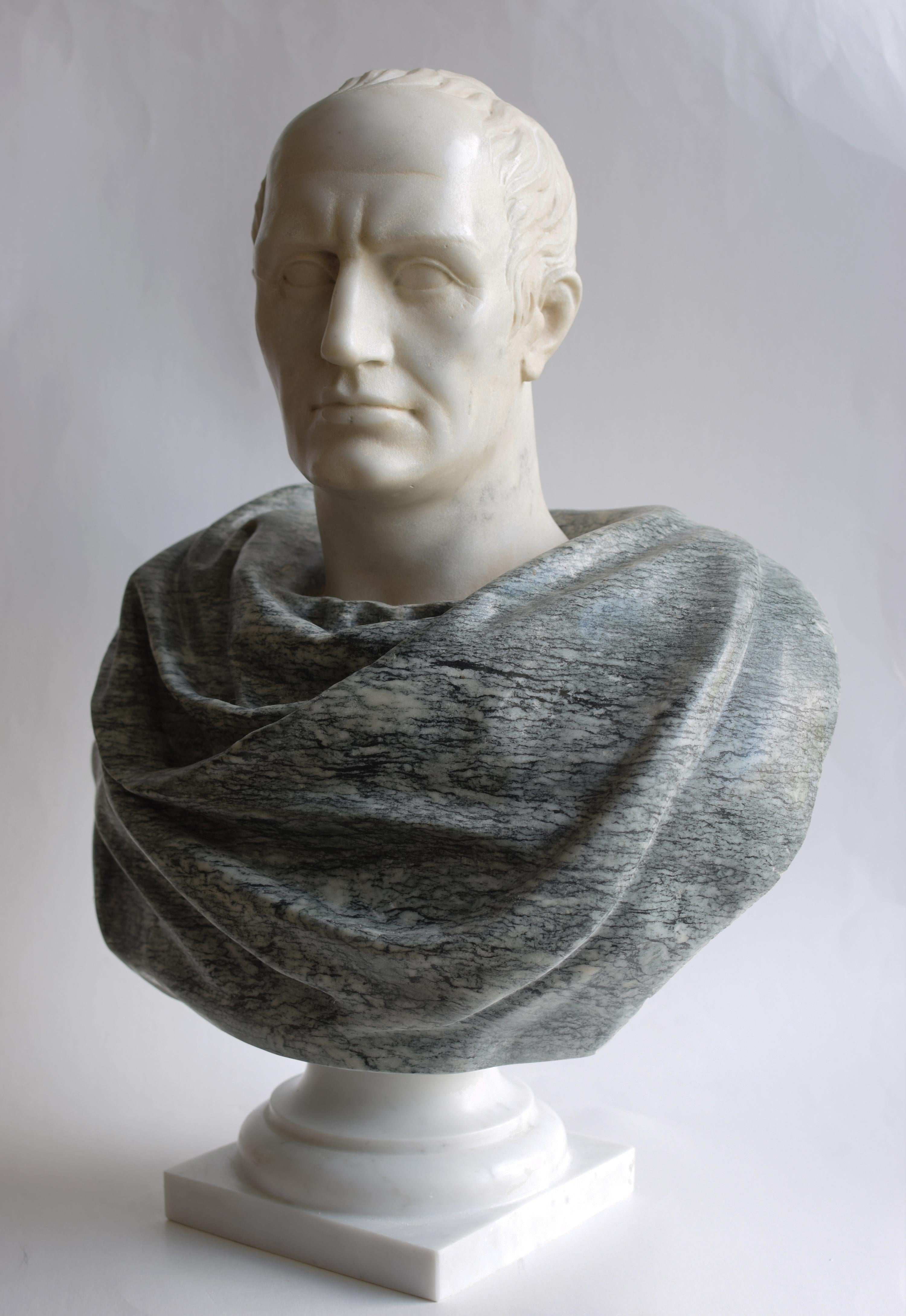 Late 20th Century Bust Julius Caesar carved on  white and cipolin marble -made in Italy For Sale