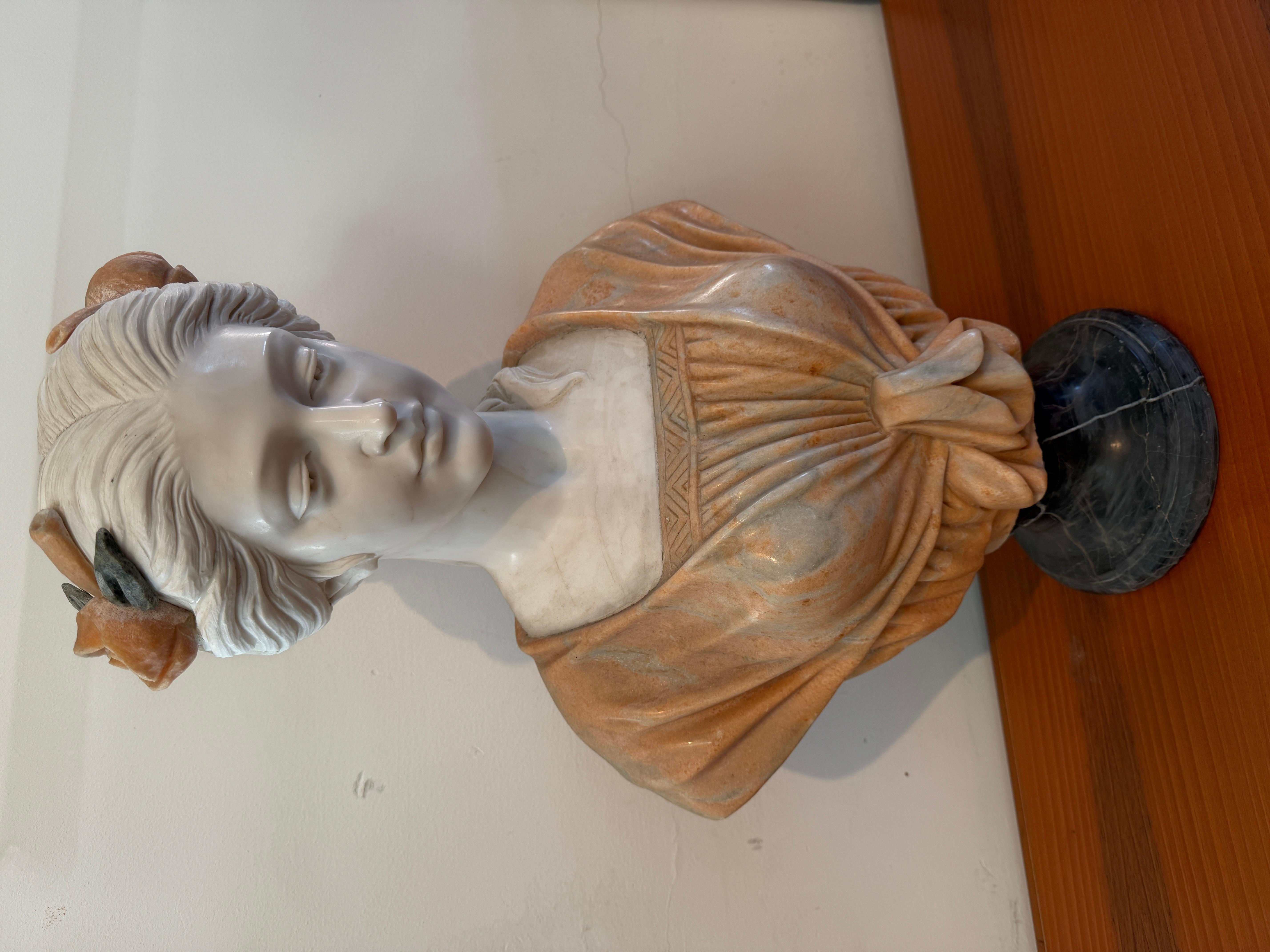 Busto in marmo deluxe raffigurante una dama bianca anni '70 (Italian) im Angebot
