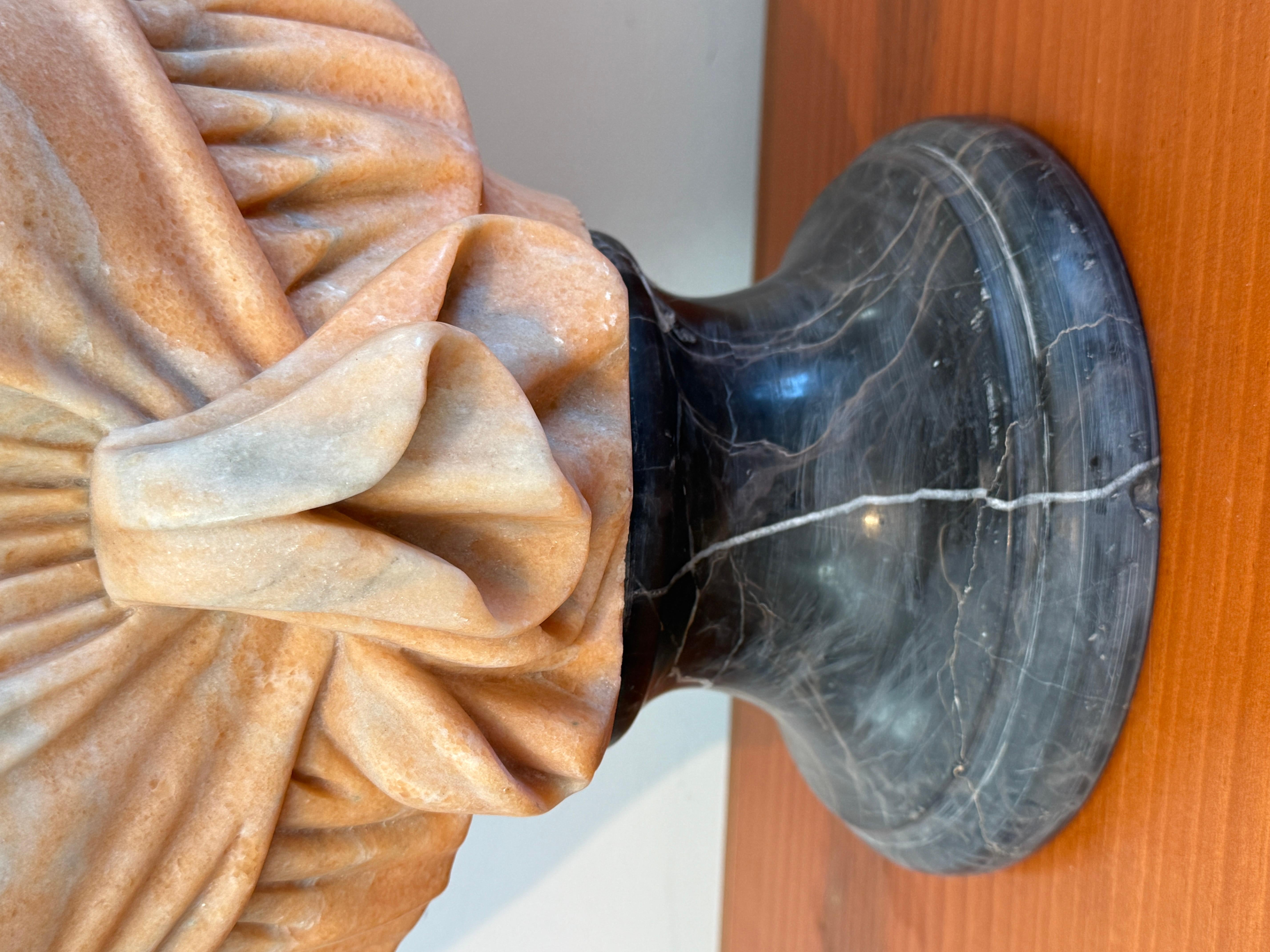 Busto in marmo deluxe raffigurante una dama bianca anni '70 im Zustand „Gut“ im Angebot in Cantù, IT