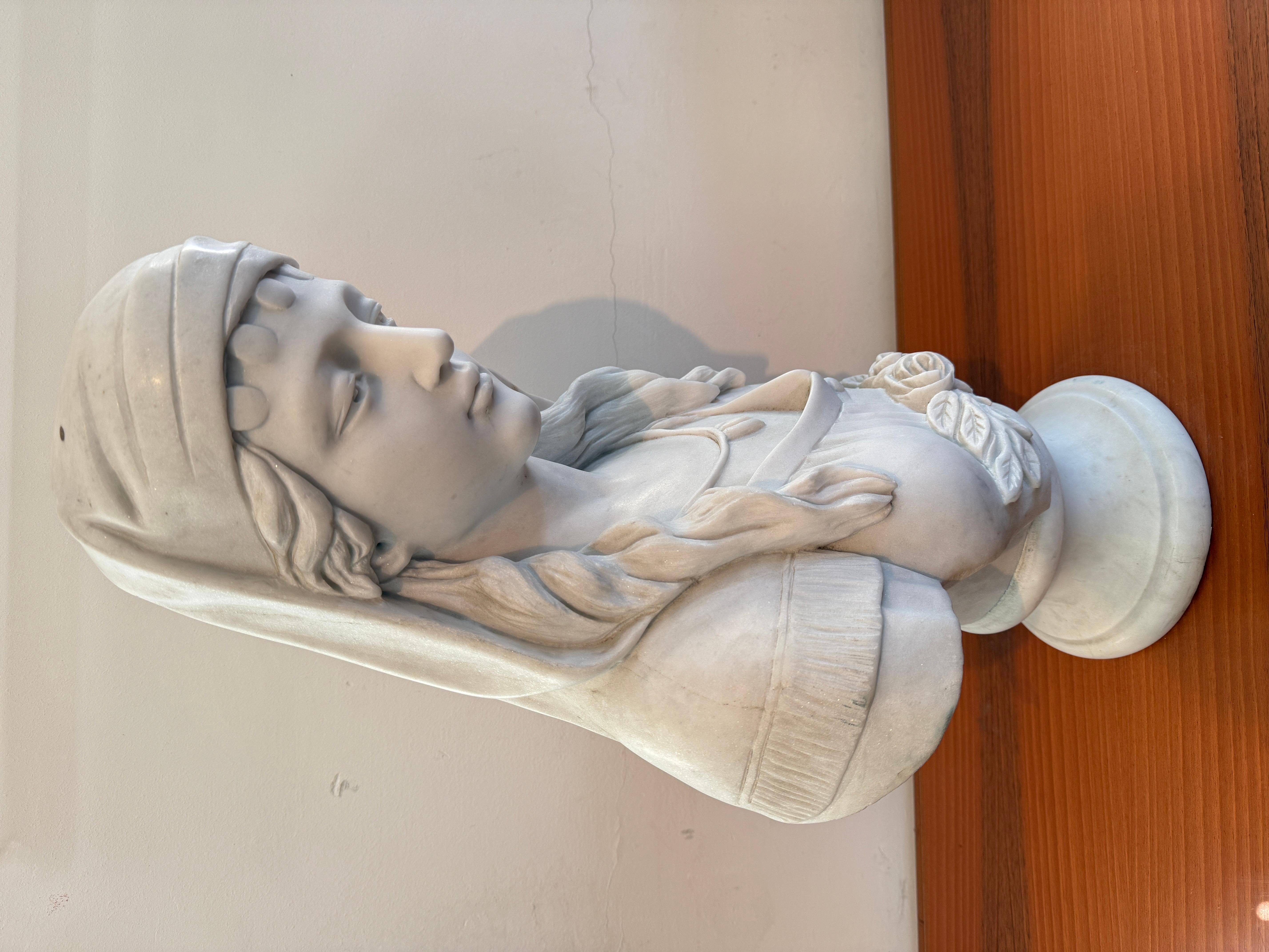 Busto in marmo deluxe raffigurante una dama XX secolo (Handgefertigt) im Angebot