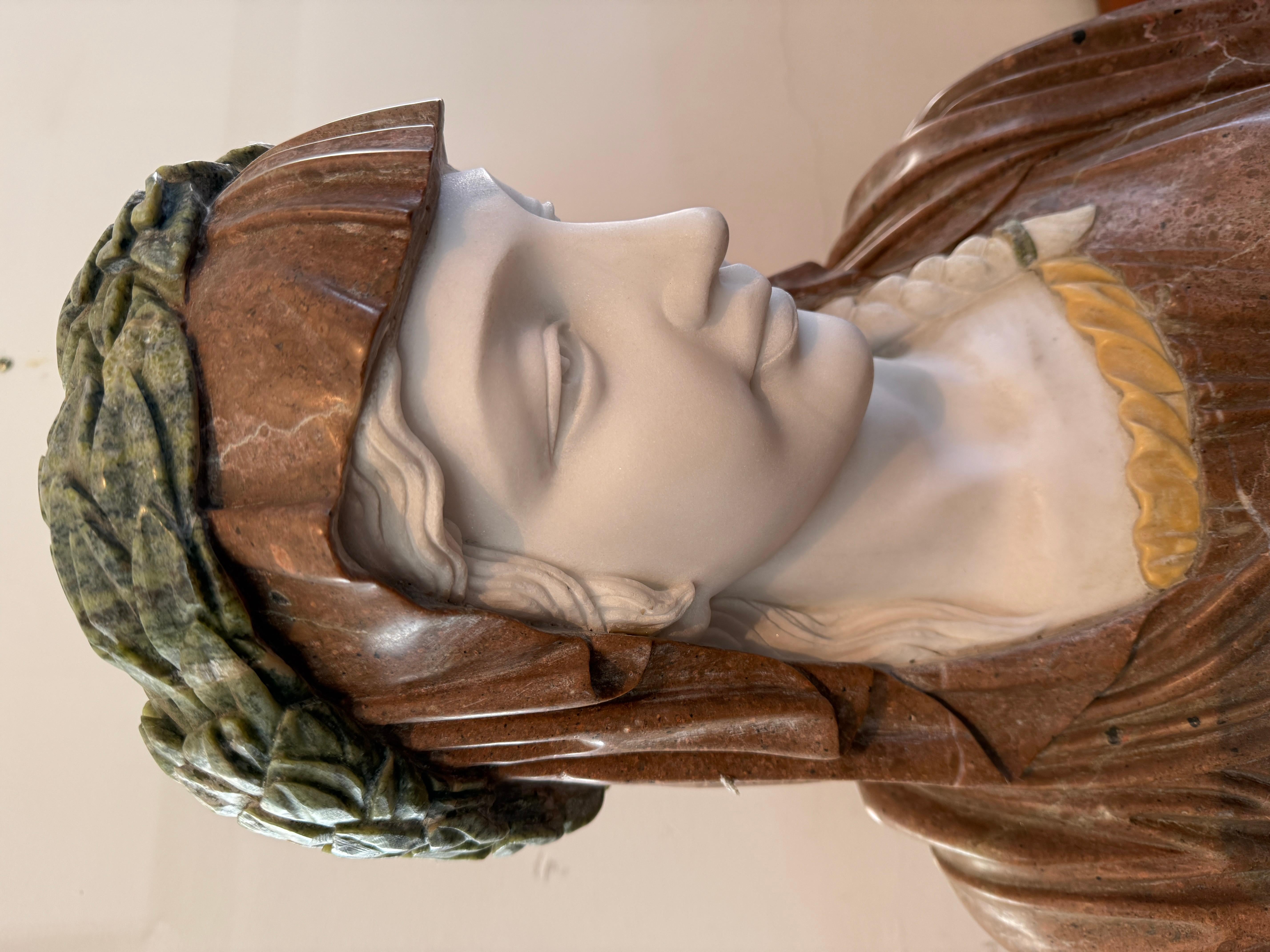 Busto in marmo raffigurante donna religiosa, XX secolo im Angebot 4