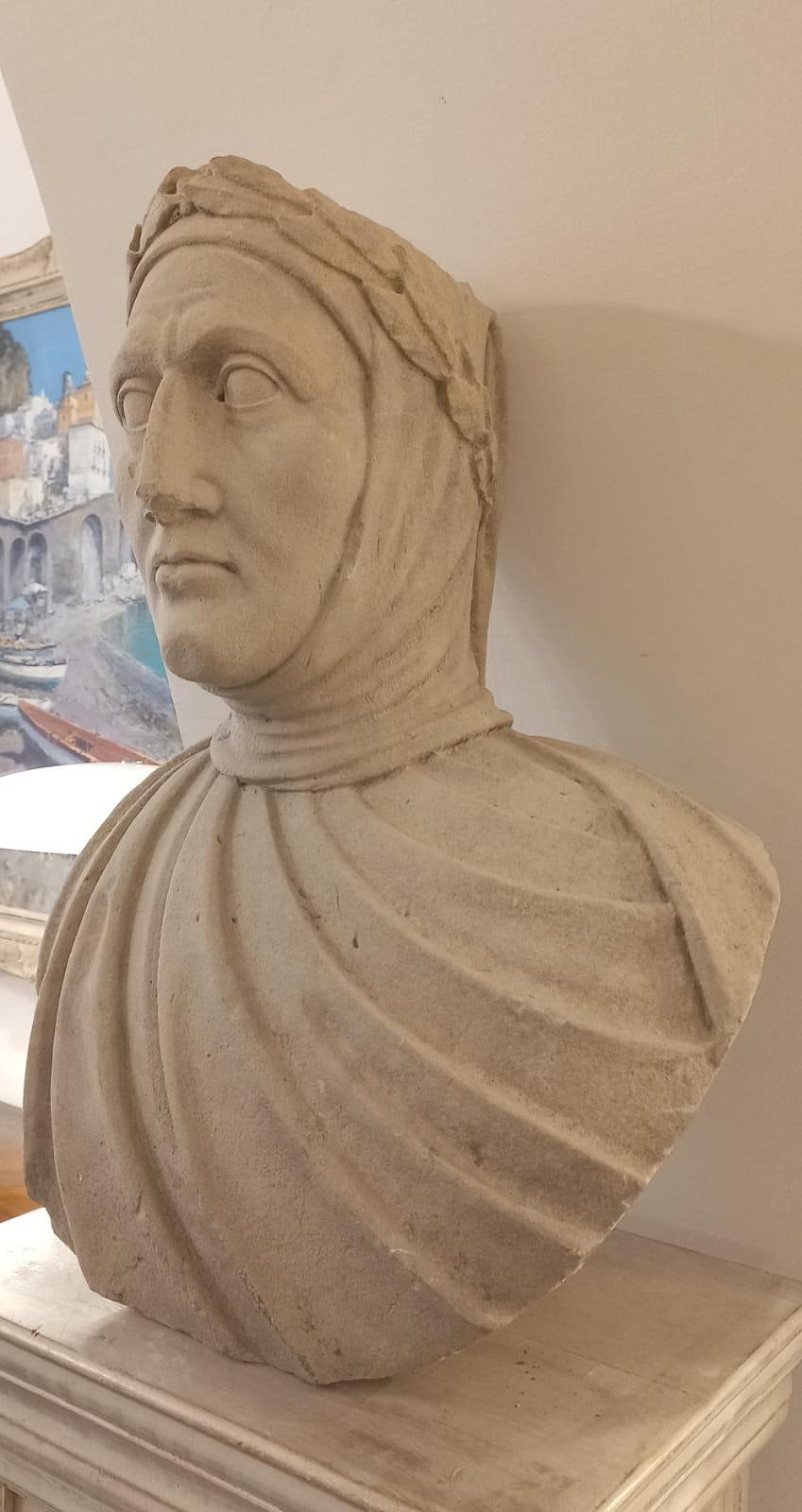 Engraved Busto in pietra raffigurante il ritratto di Francesco Petrarca For Sale