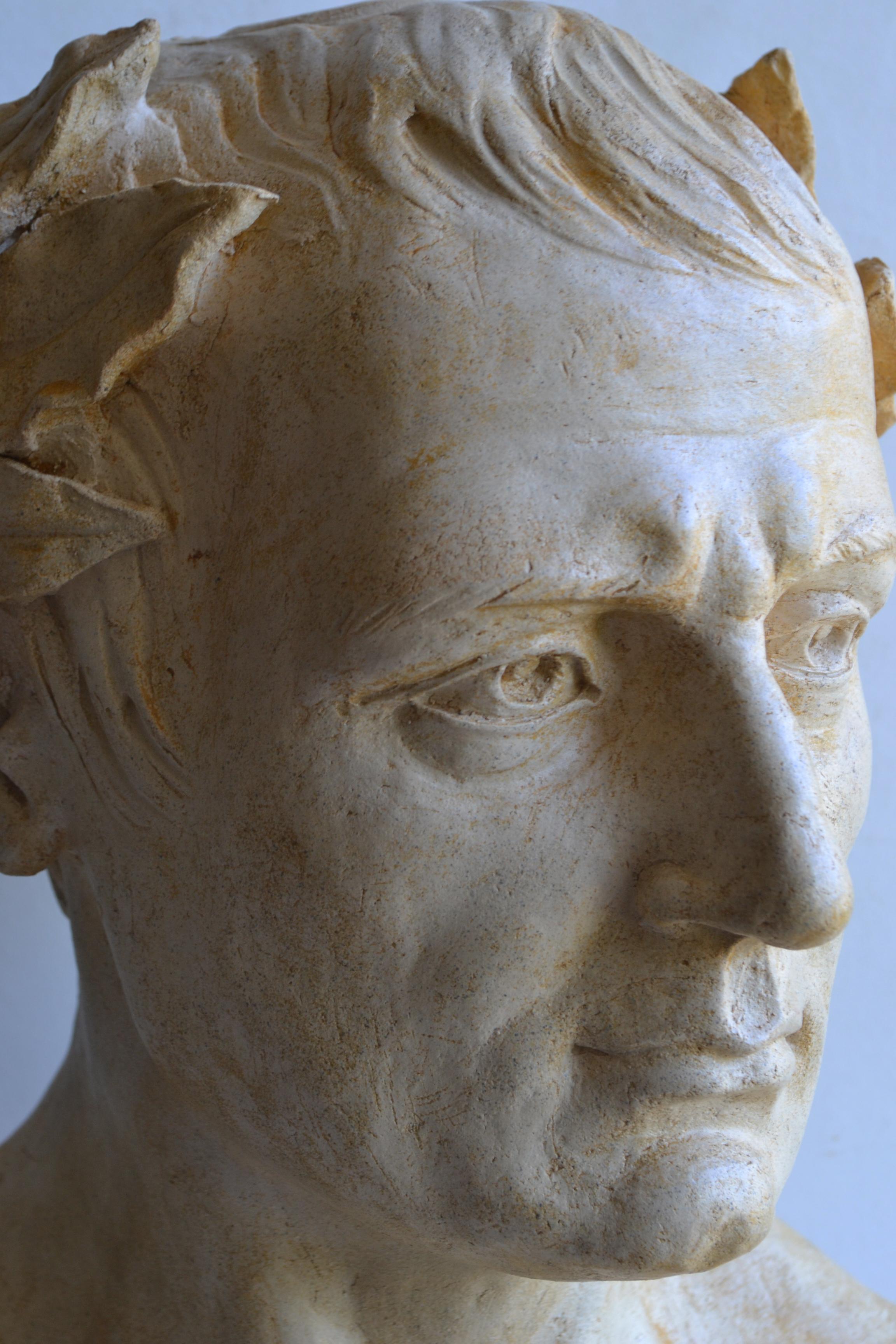 Büste Napoleon Bonaparte aus leichter feuerfester Keramik.
skulptur Napoleon mit Lorbeerkranz
unterzeichnet von Stefano Todini
maße H 44 x 31 x 21 cm  gewicht 10 kg
Italienische Herstellung, zertifiziert mit dem Herkunfts- und Qualitätszeichen der