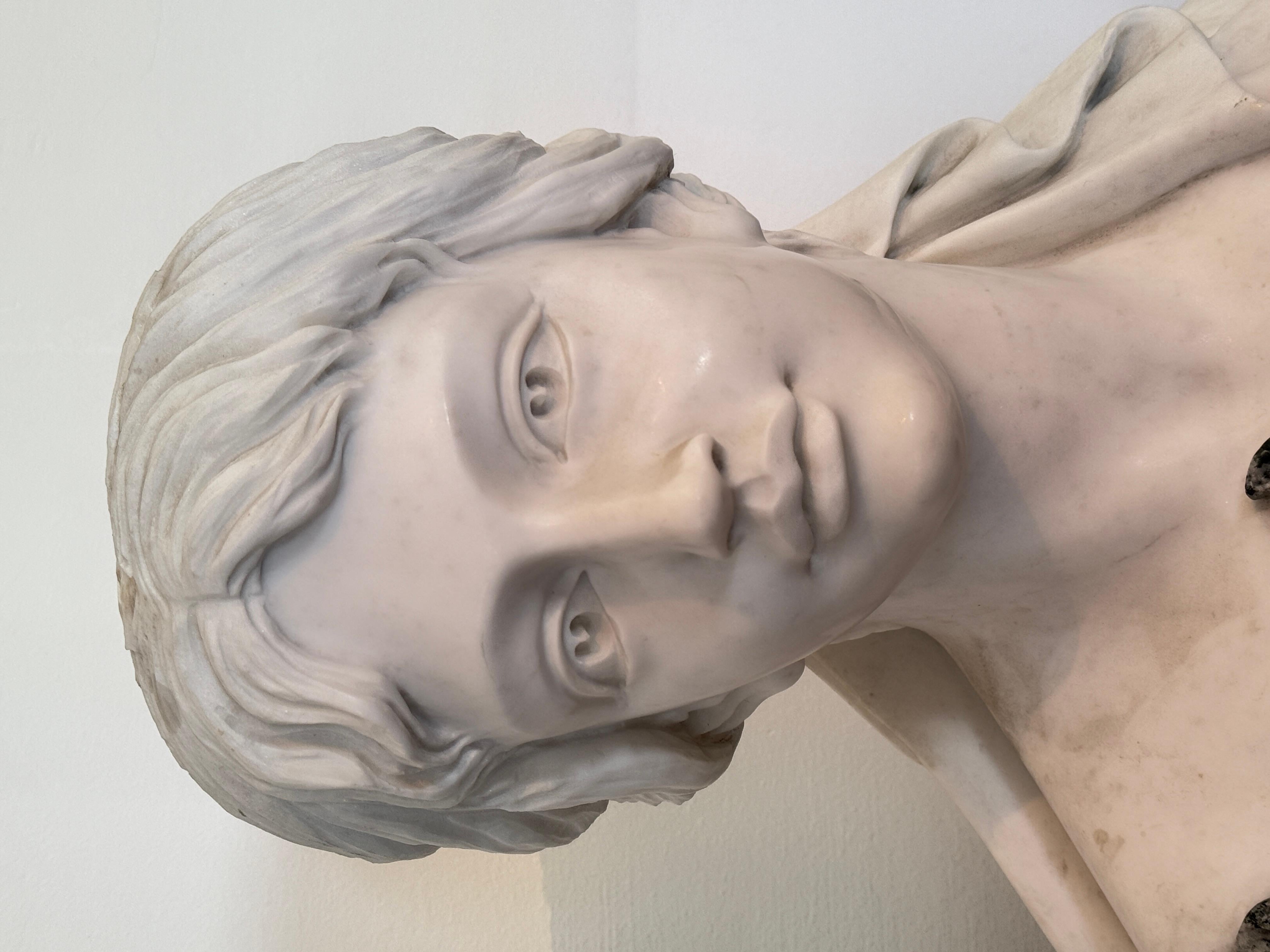 Busto romántico italiano de mujer con rosa de 1970 Art Decó en venta