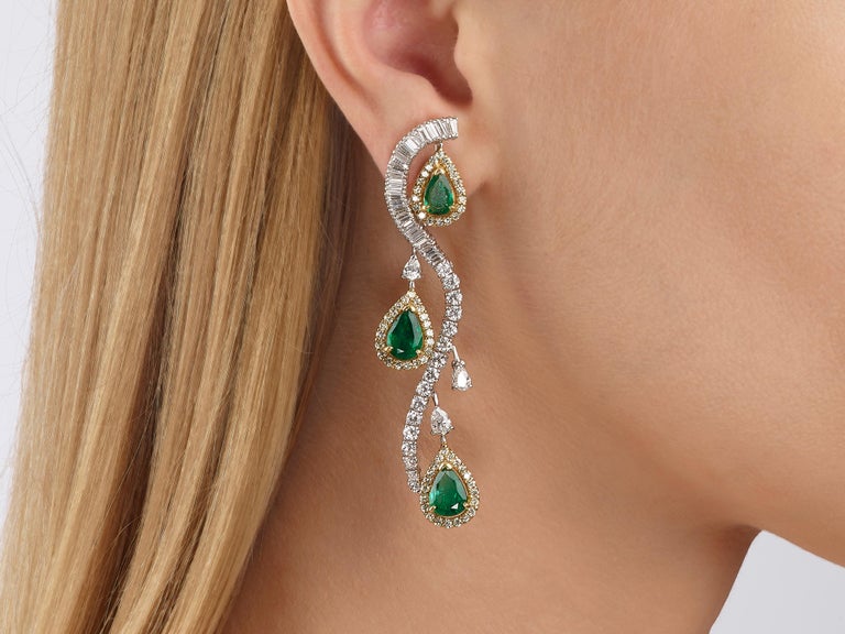 Pear Emerald Diamond 18 Karat Yellow and White Gold Chandelier Earrings In New Condition For Sale In Hong Kong, Kowloon