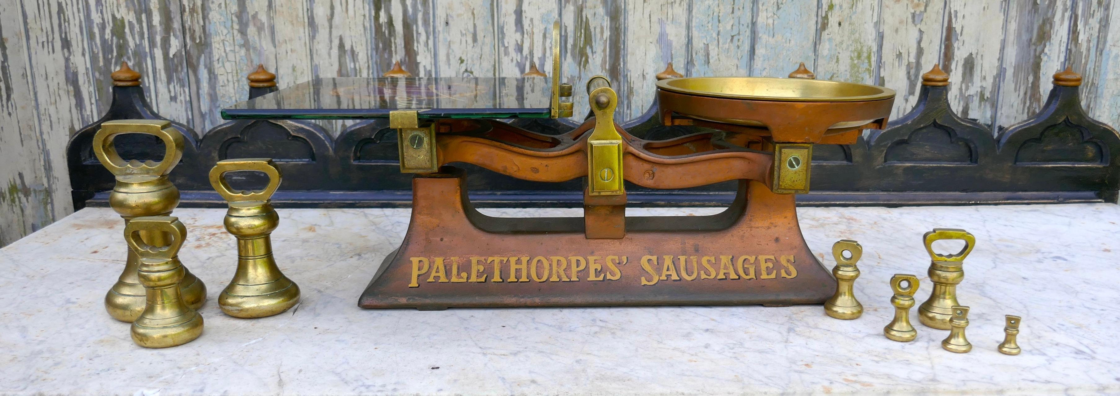 Balance de boucher, publicité pour les saucisses de Palethorpes    en vente 1