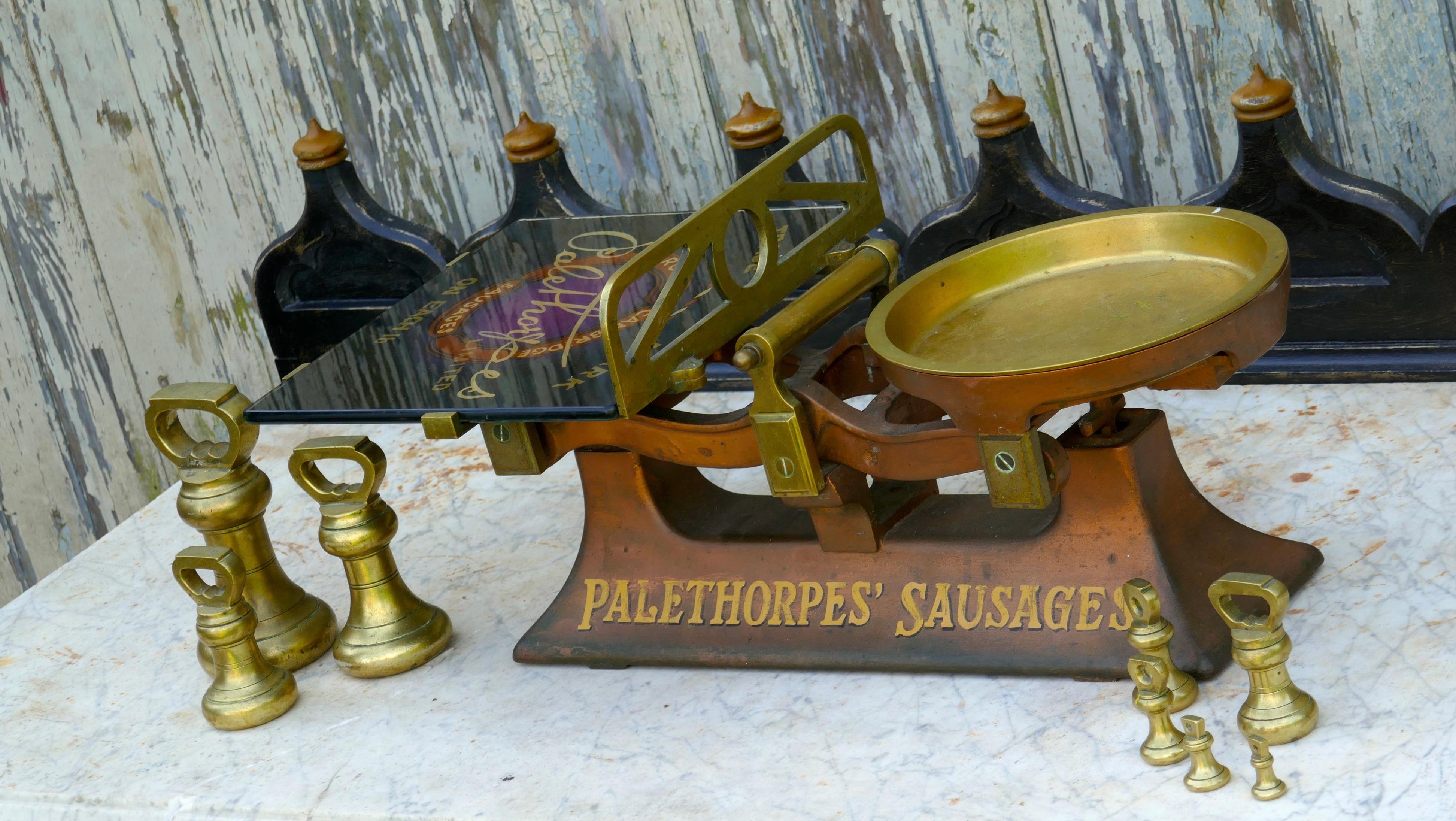 Balance de boucher, publicité pour les saucisses de Palethorpes    en vente 3