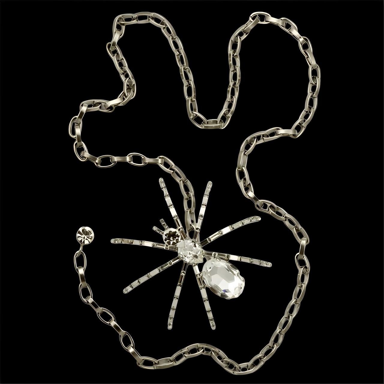 Butler & Wilson Silver Tone and Crystal Large Spider Chain Belt circa 1980s (ceinture en forme d'araignée en argent et en cristal) en vente 10