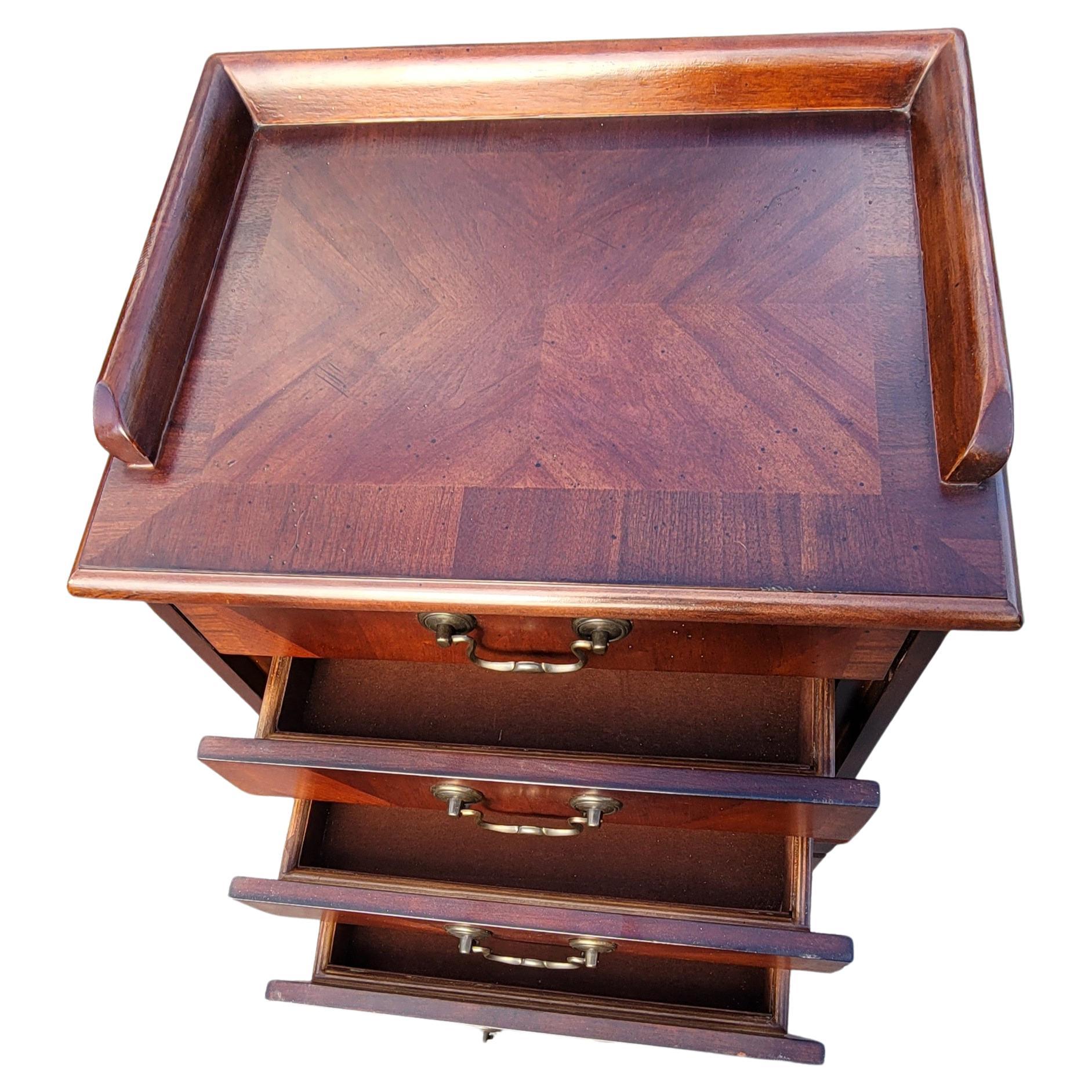 Veneer Butler Free Standing Cherry Tiered 4-Drawer Silver Chest For Sale