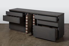 Zeitgenössische Anrichte aus Eiche, Leder und Marmor aus der Kollektion SoShiro Pok