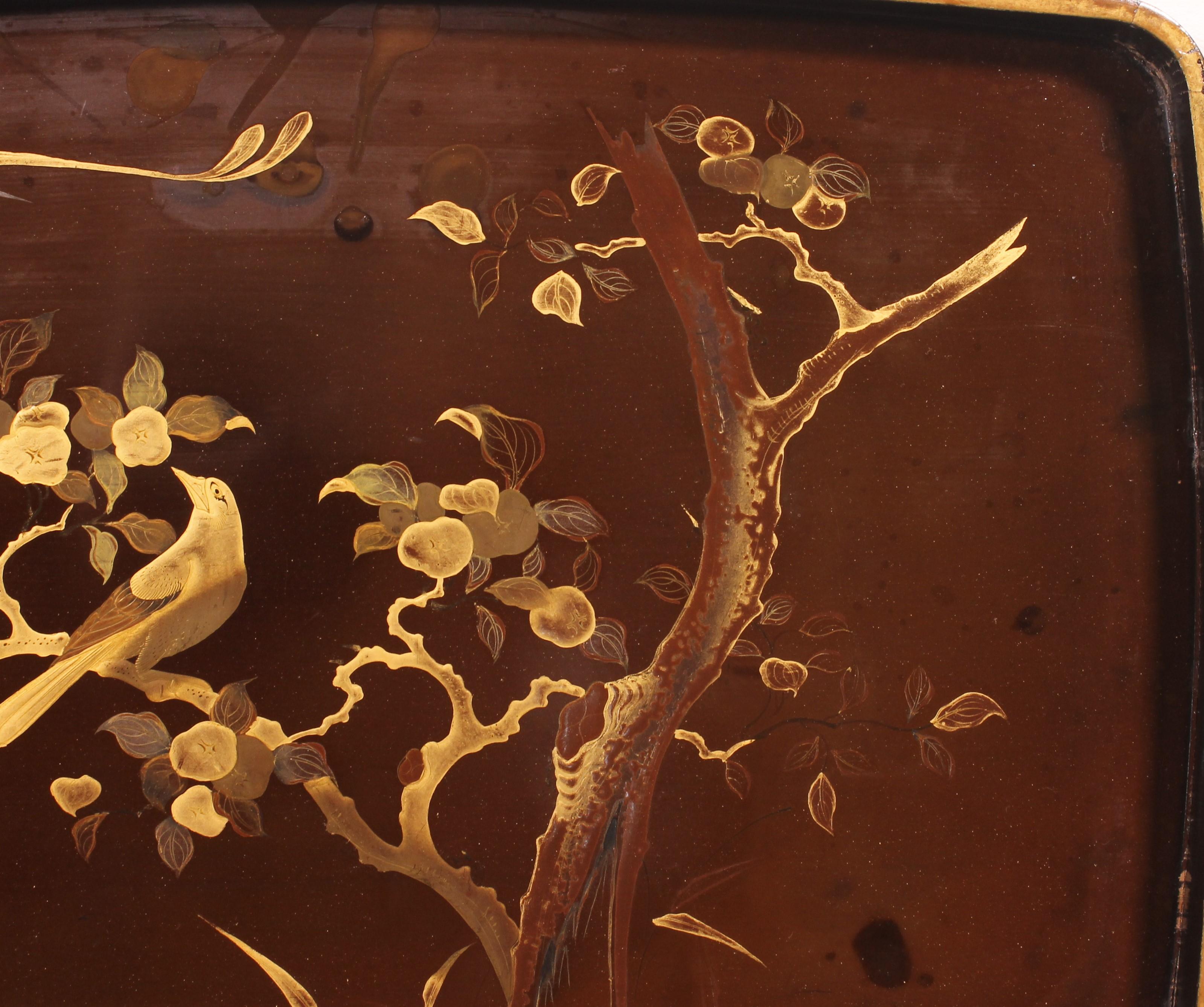 Butler-Tablett aus lackiertem Holz mit asiatischem Dekor – 19. Jahrhundert im Angebot 1