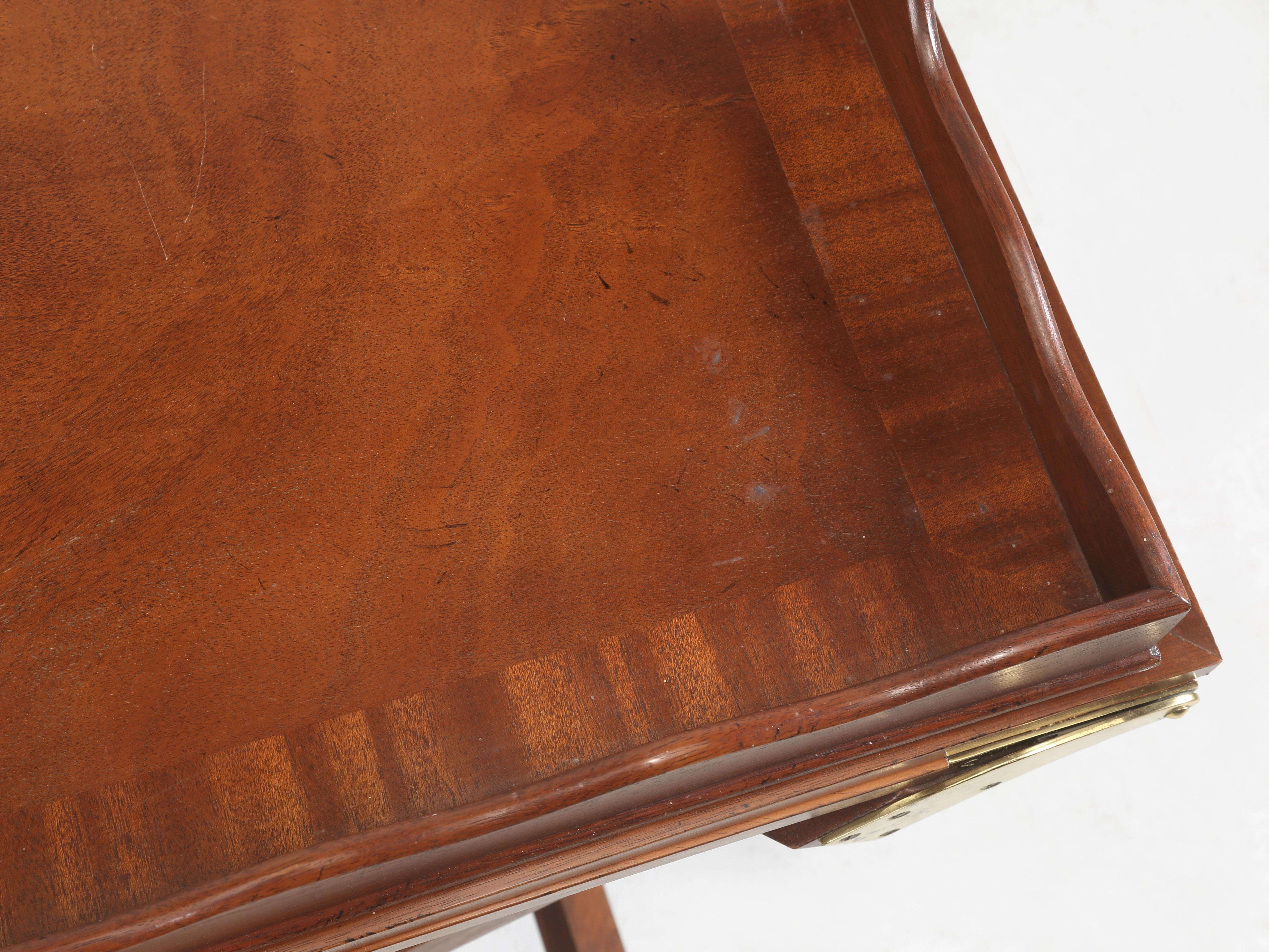 Butler Tray Table by Baker Solid Mahogany Extends 7' Serving Table High Quality In Good Condition For Sale In Chicago, IL
