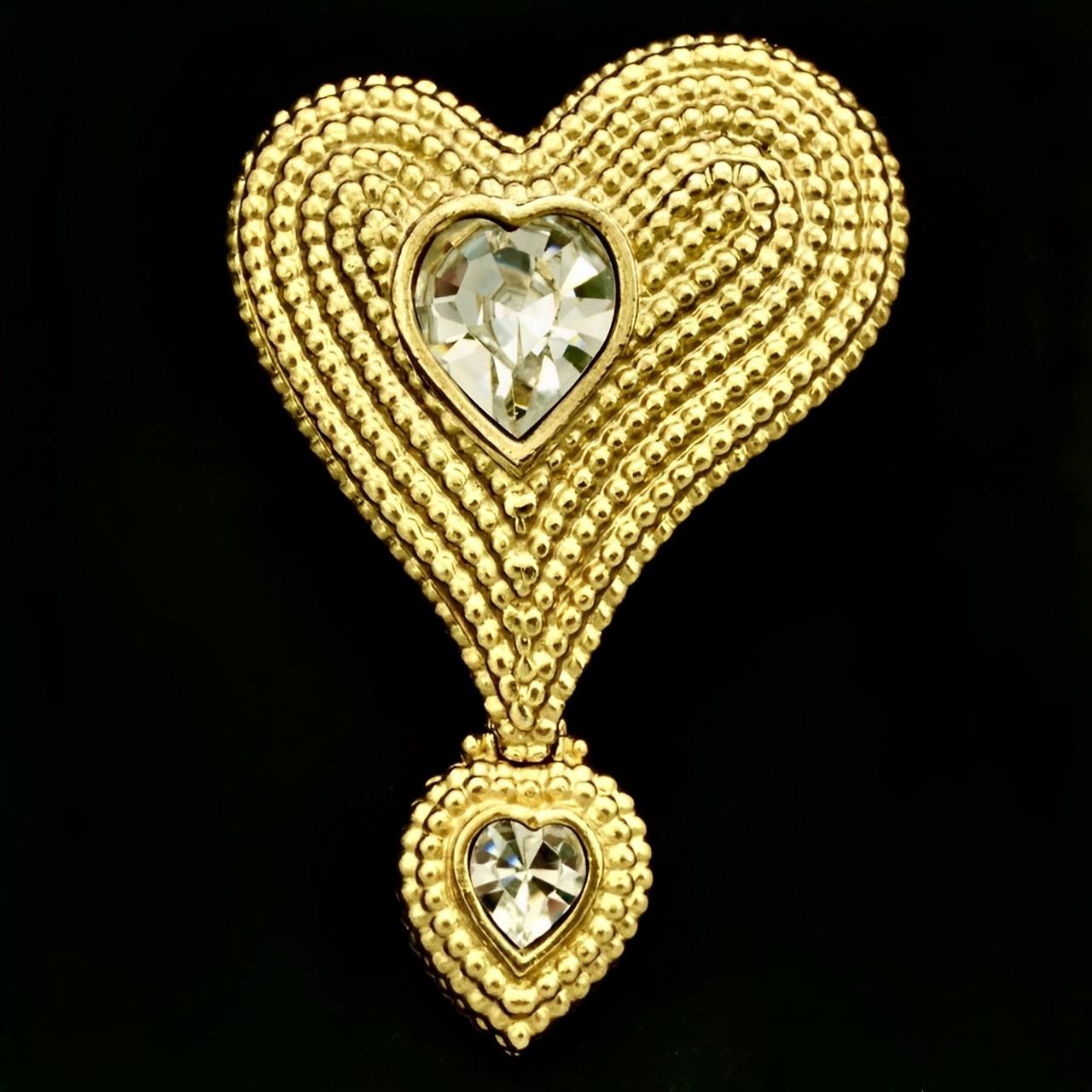 Butler & Wilson Large Double Heart Brooch with Clear Crystals circa 1980s In Good Condition For Sale In London, GB