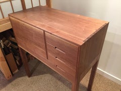 Escritorio de mayordomo o secretario de nogal