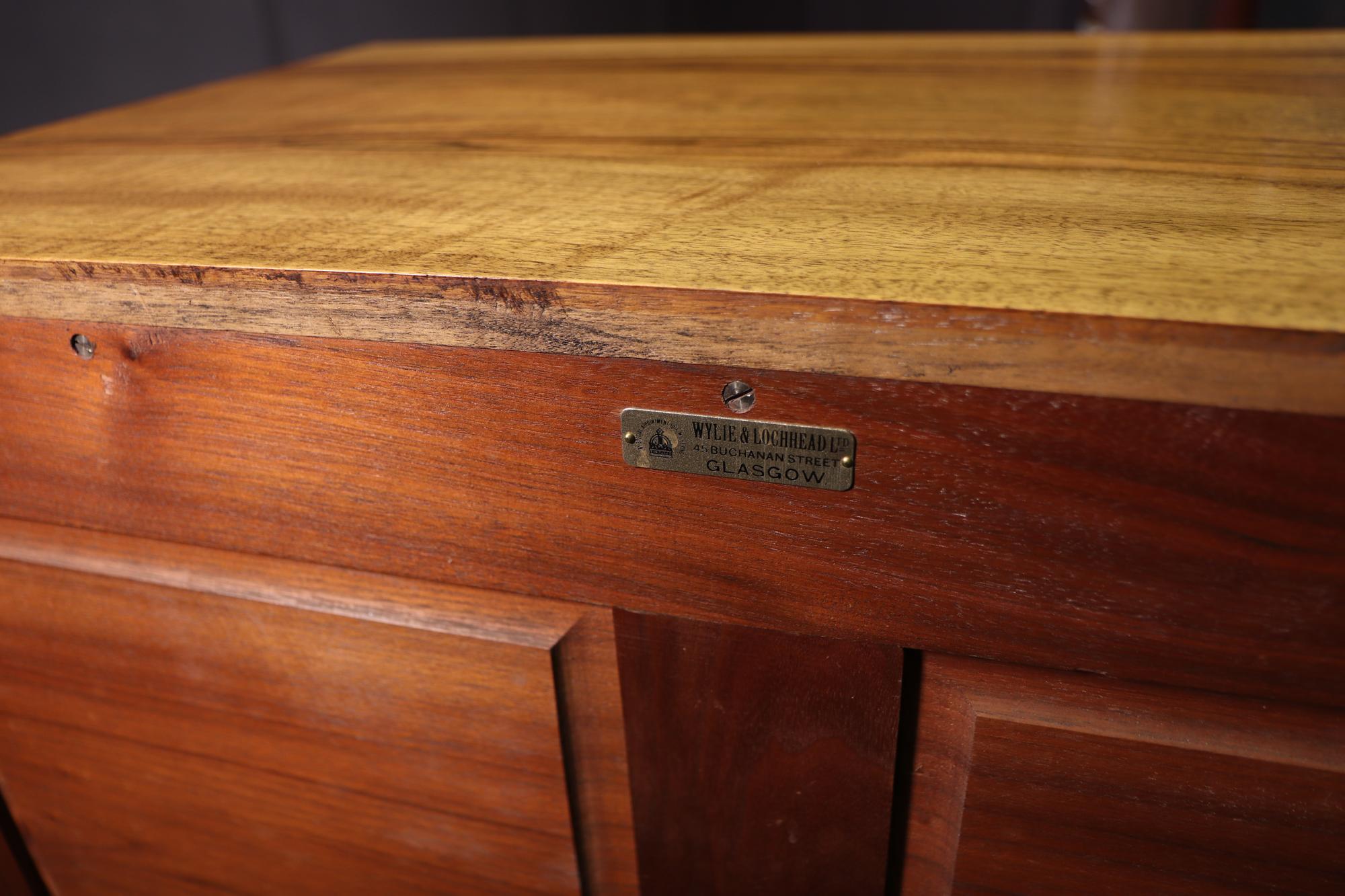 Butlers Linen Chest by Wylie and Lochhead 5