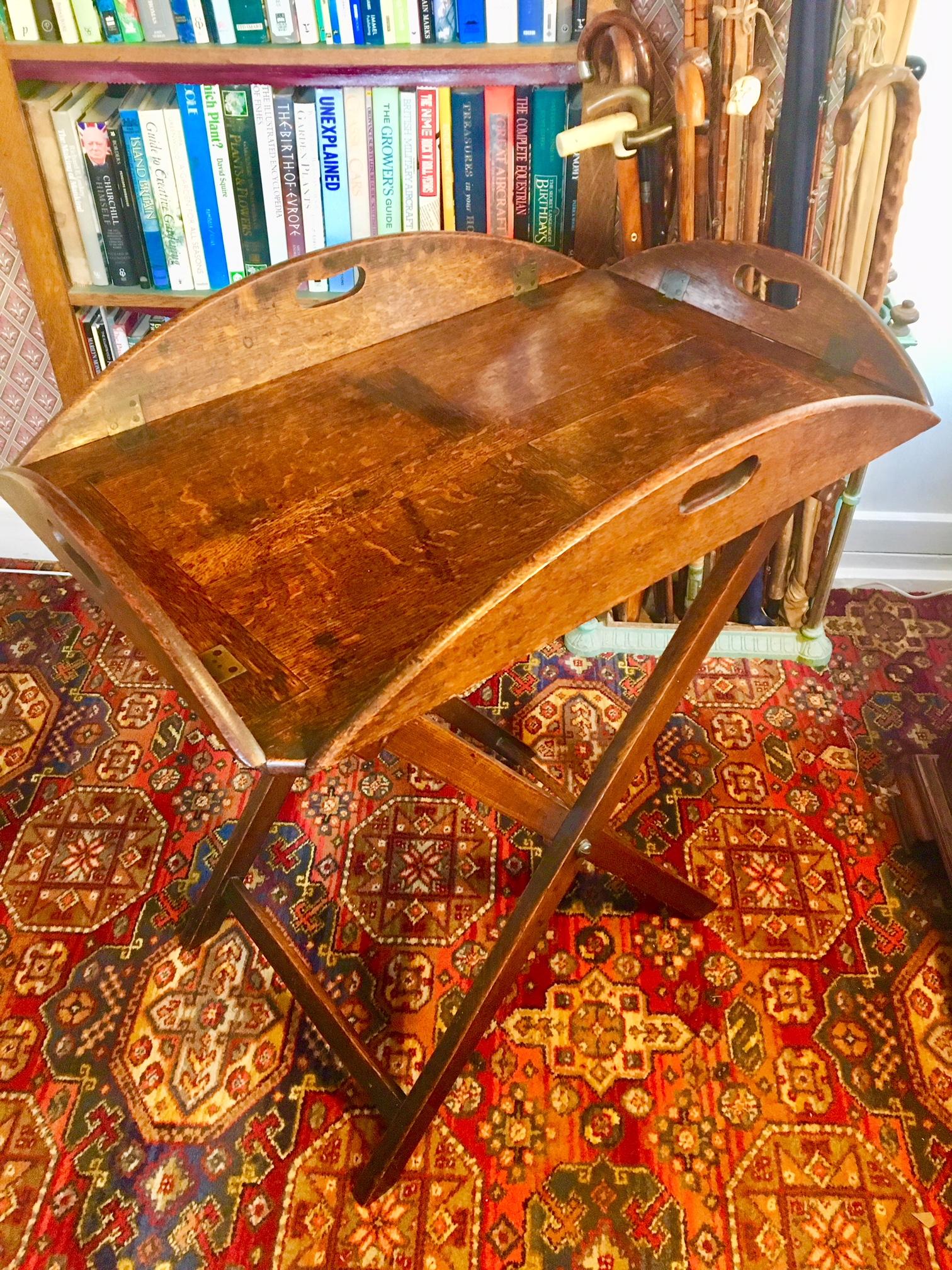 Butlers Tray on Stand.  Oak, English, circa 1800 In Good Condition For Sale In Honiton, Devon
