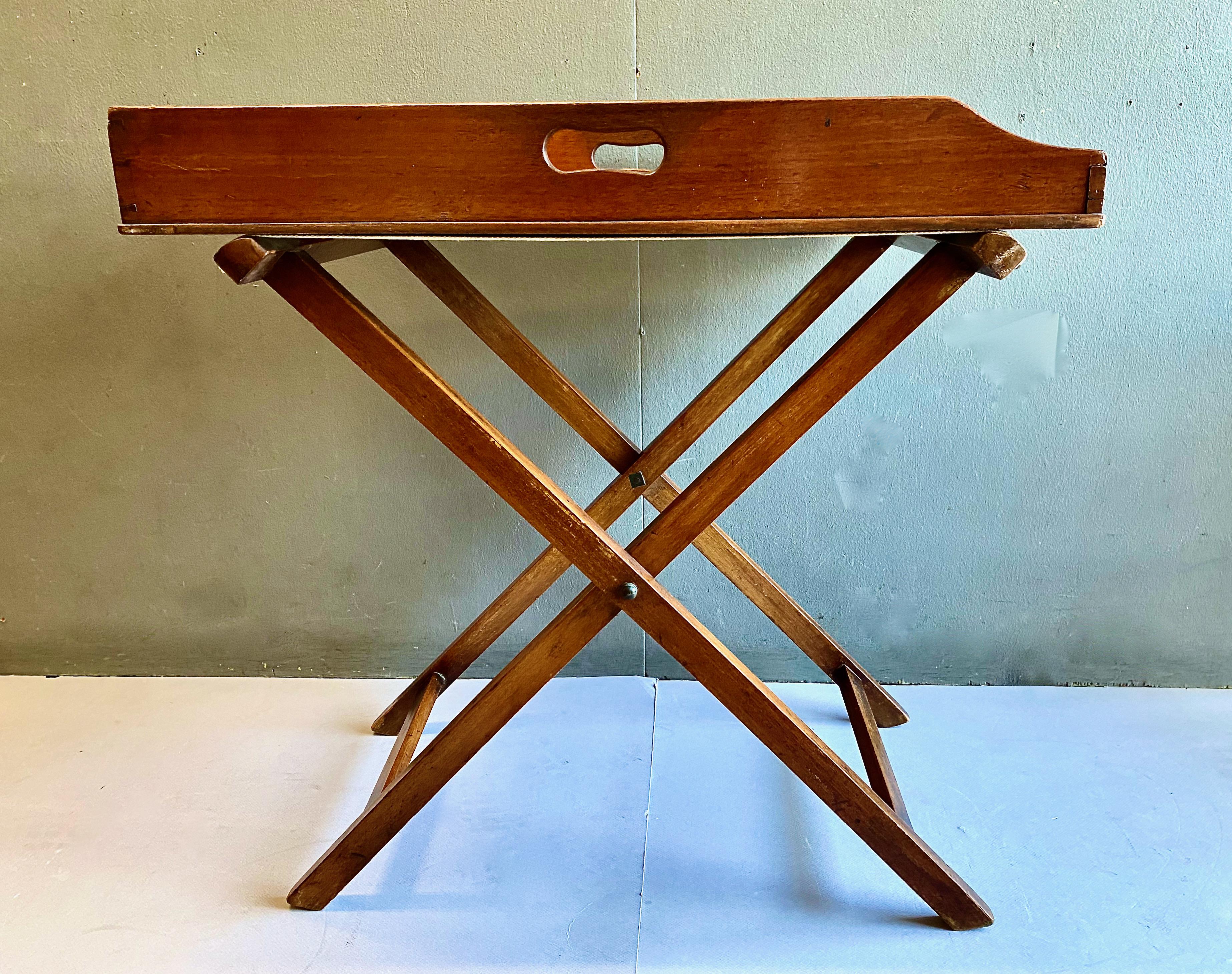 Butler's Tray-on-Stand In Good Condition In Pasadena, CA