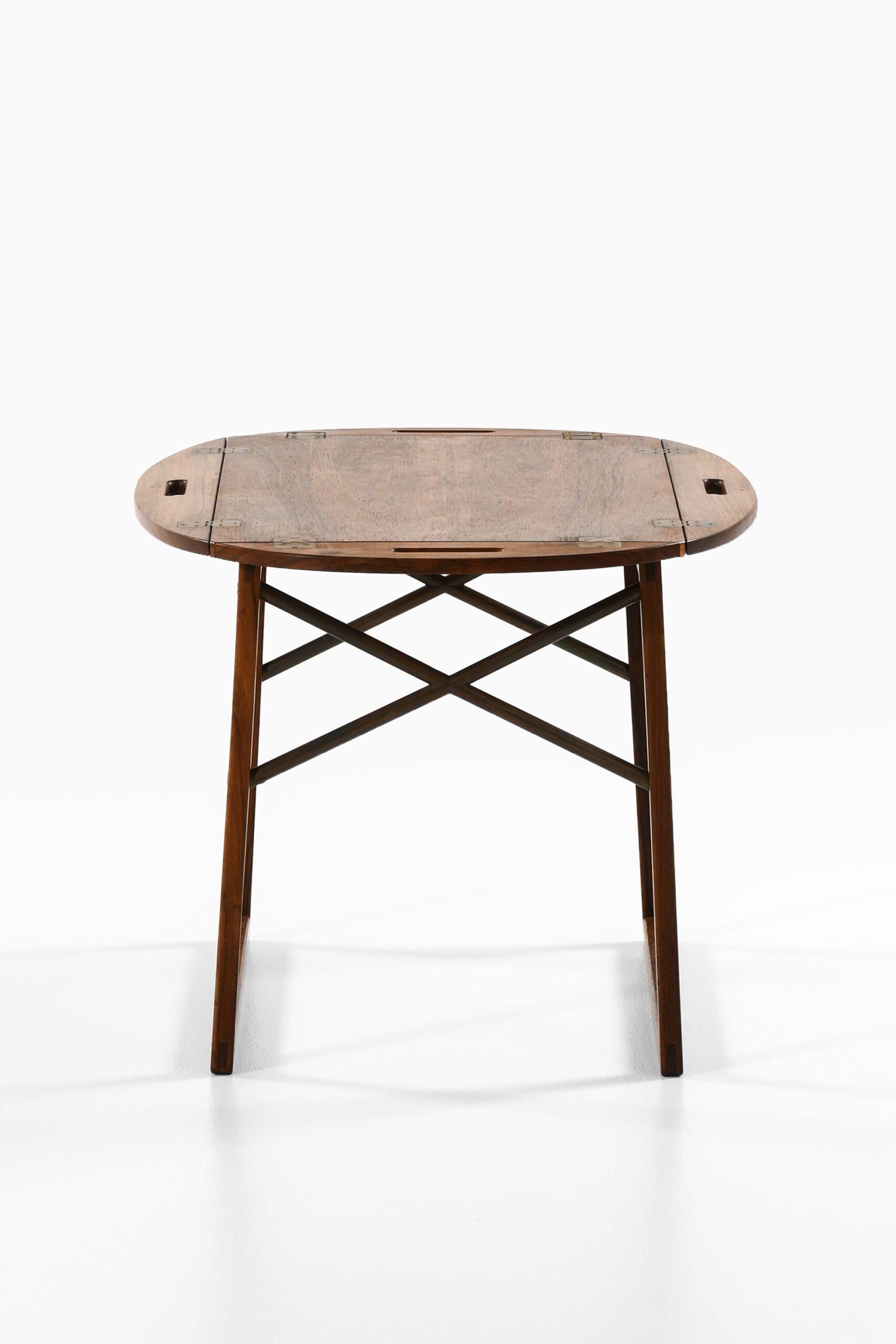 Table à plateau de majordome en palissandre et laiton par Svend Langkilde, années 1950 Bon état - En vente à Limhamn, Skåne län
