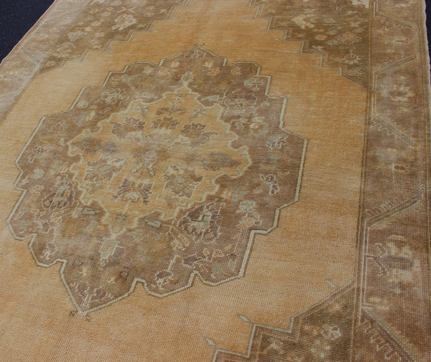 Hand-Knotted Butter, Yellow Green and Taupe Turkish Oushak Vintage Rug with Central Medallion For Sale