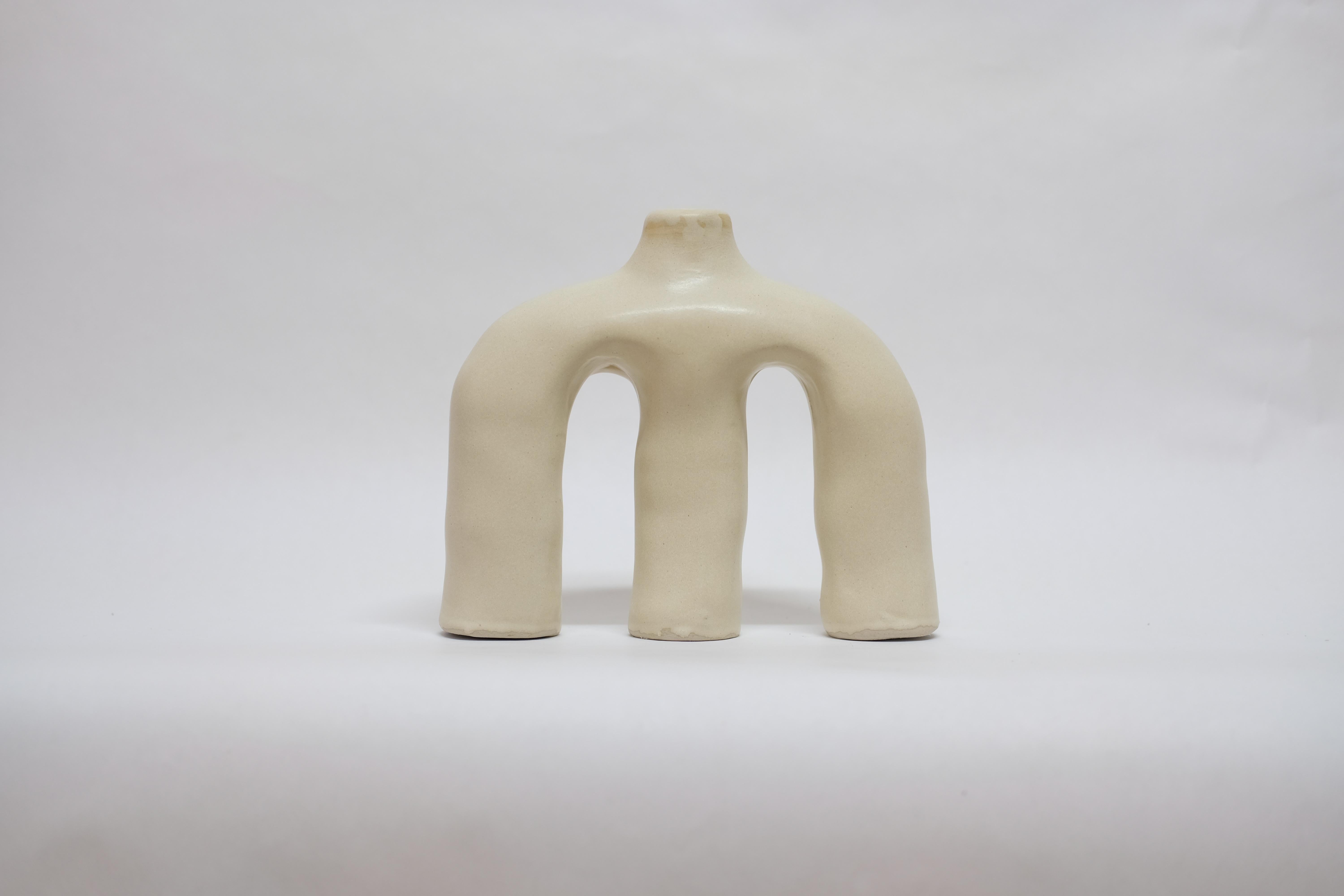 Modern Butter Milk Anatomía Sutil Stoneware Vase by Camila Apaez For Sale
