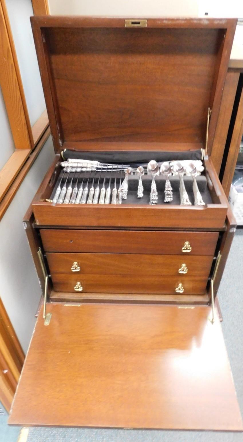 Buttercup by Gorham Sterling Silver Flatware Set Service 322 pcs Dinner Lg Chest In Excellent Condition For Sale In Big Bend, WI