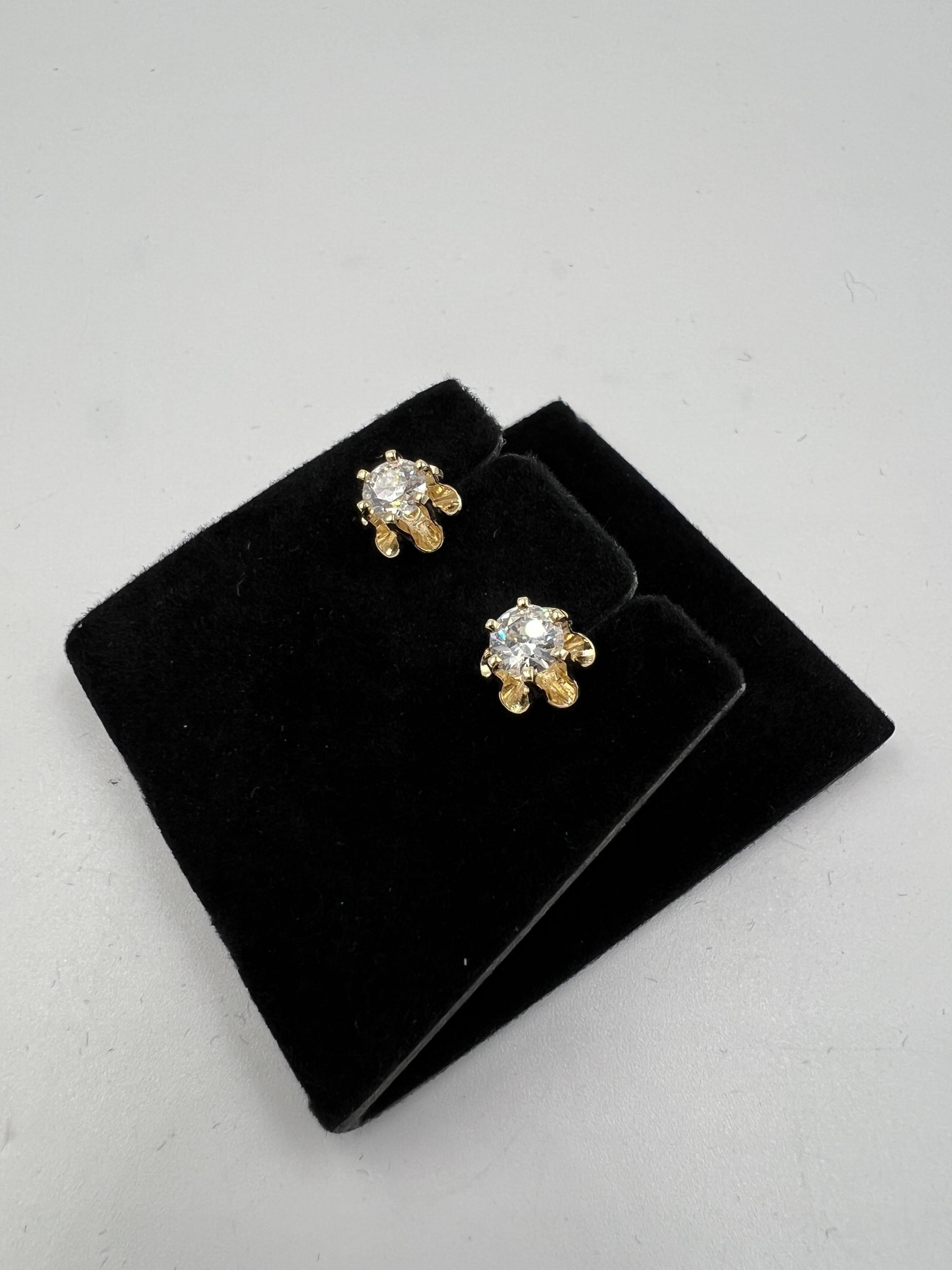 Women's or Men's Buttercup Diamond Stud Earrings 14k Yellow Gold For Sale