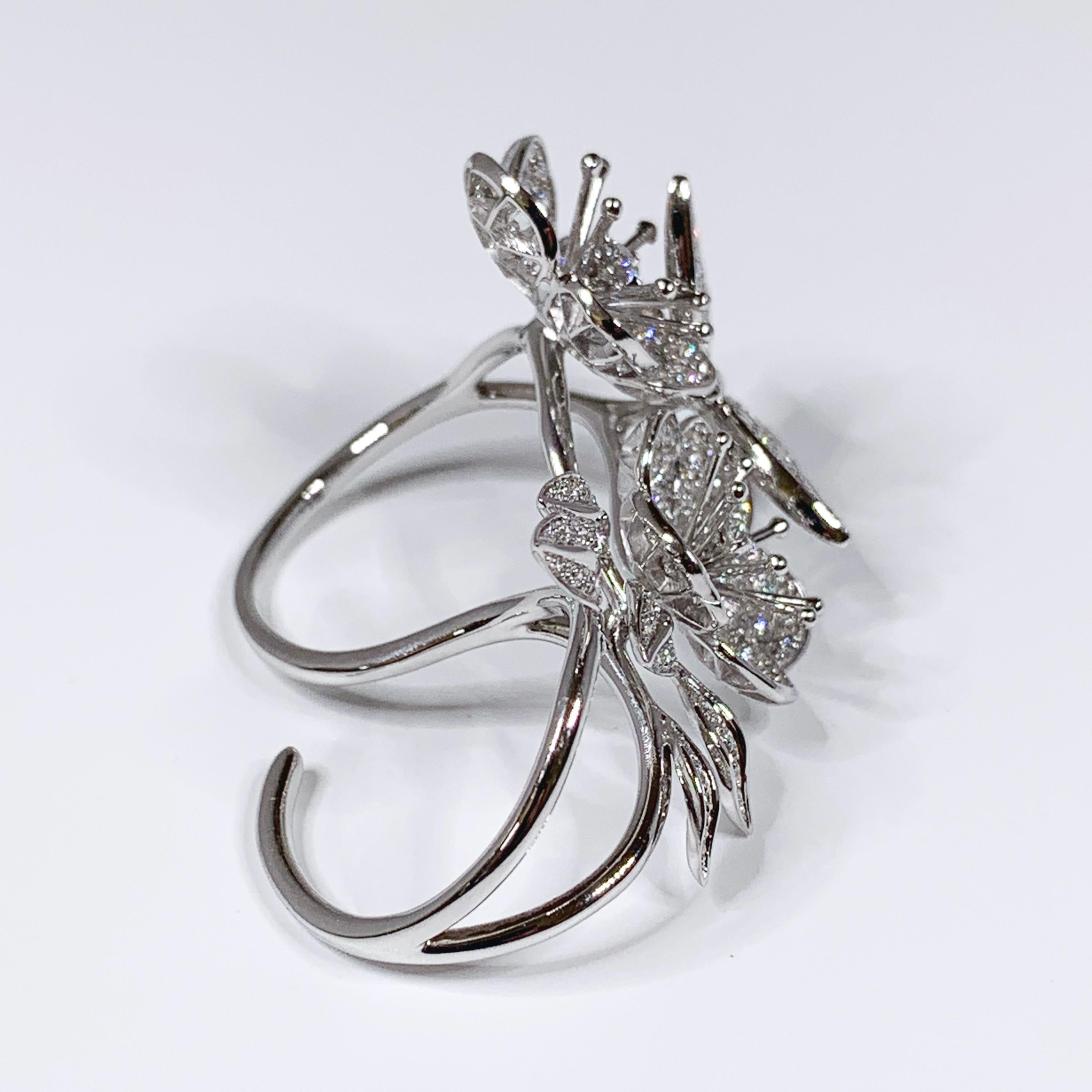 Brilliant Cut Butterflies and Blossom Ring in Diamonds and 18K White Gold by Édéenne, Paris For Sale