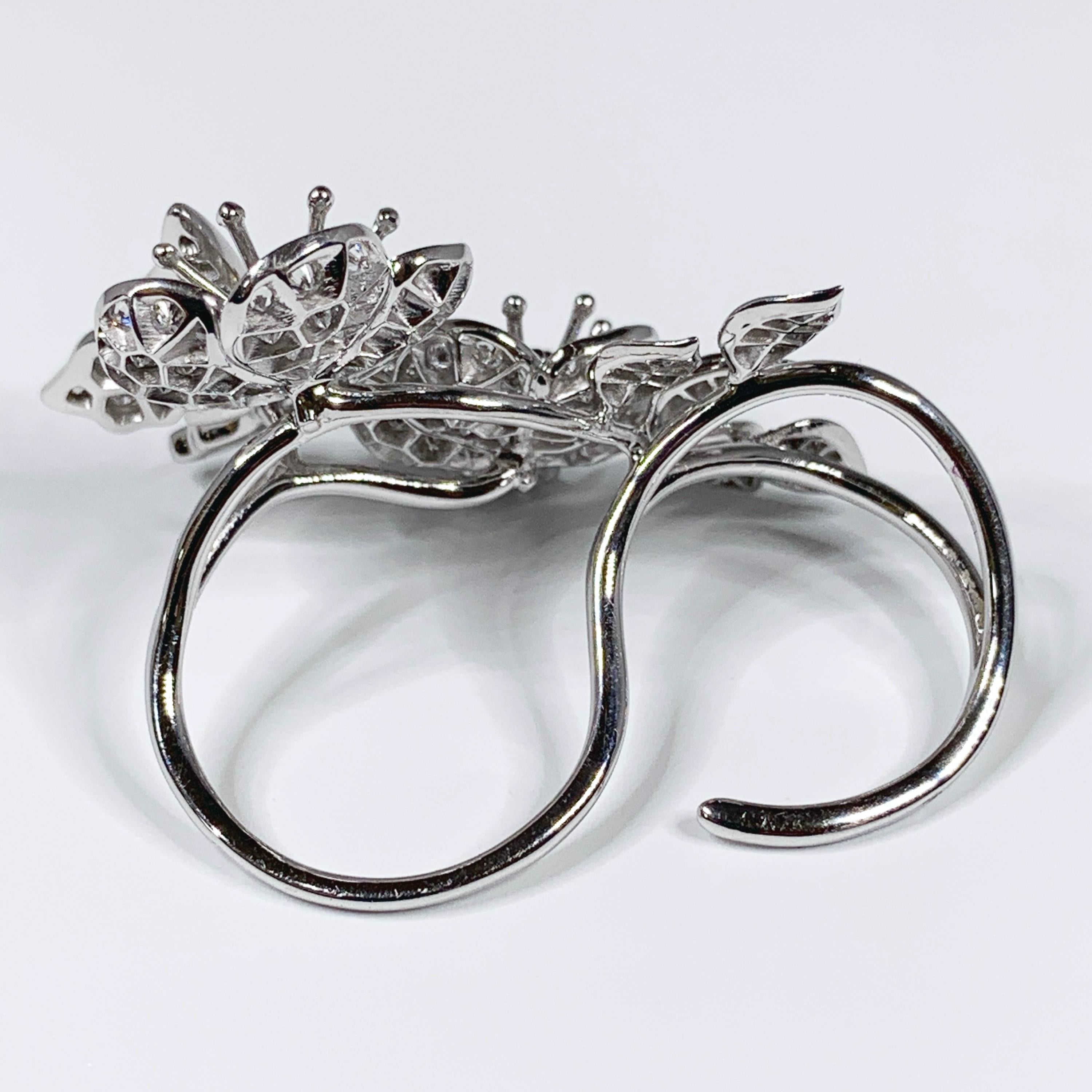 Women's Butterflies and Blossom Ring in Diamonds and 18K White Gold by Édéenne, Paris For Sale