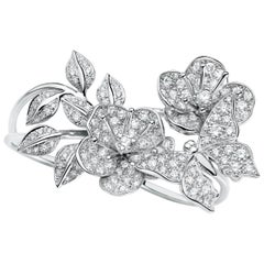 Butterflies and Blossom Ring in Diamonds and 18K White Gold by Édéenne, Paris