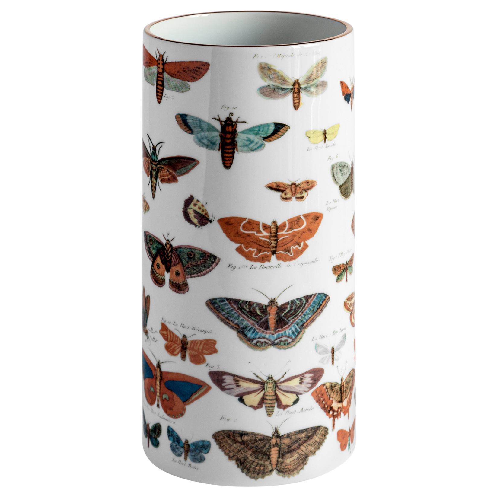 Schmetterlinge, Zeitgenössische Porzellanvase mit dekorativem Design von Vito Nesta im Angebot