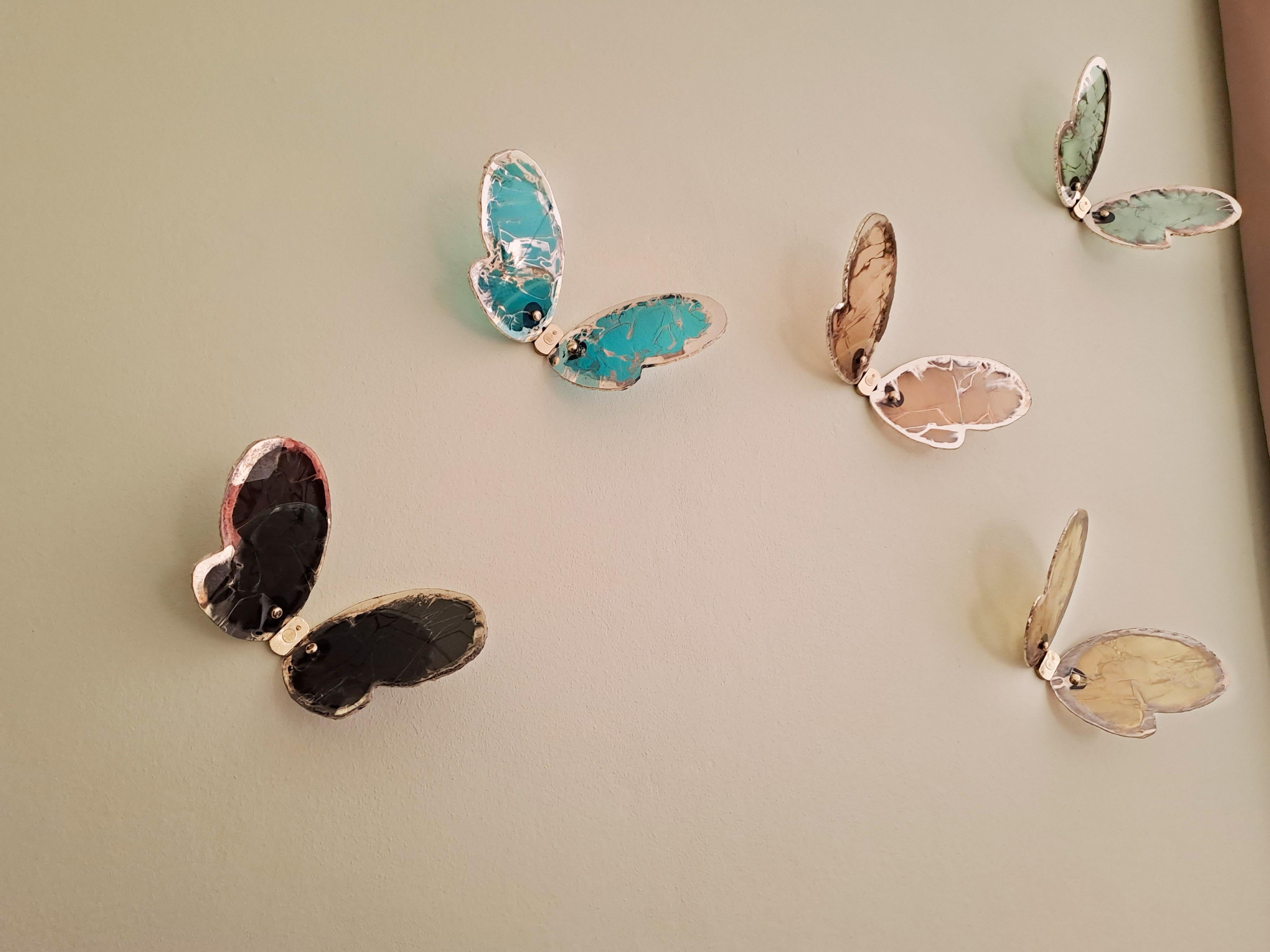 Zeitgenössische Wandskulptur „Schmetterlinge“, 5er-Set farbige Schmetterlinge  im Angebot 3