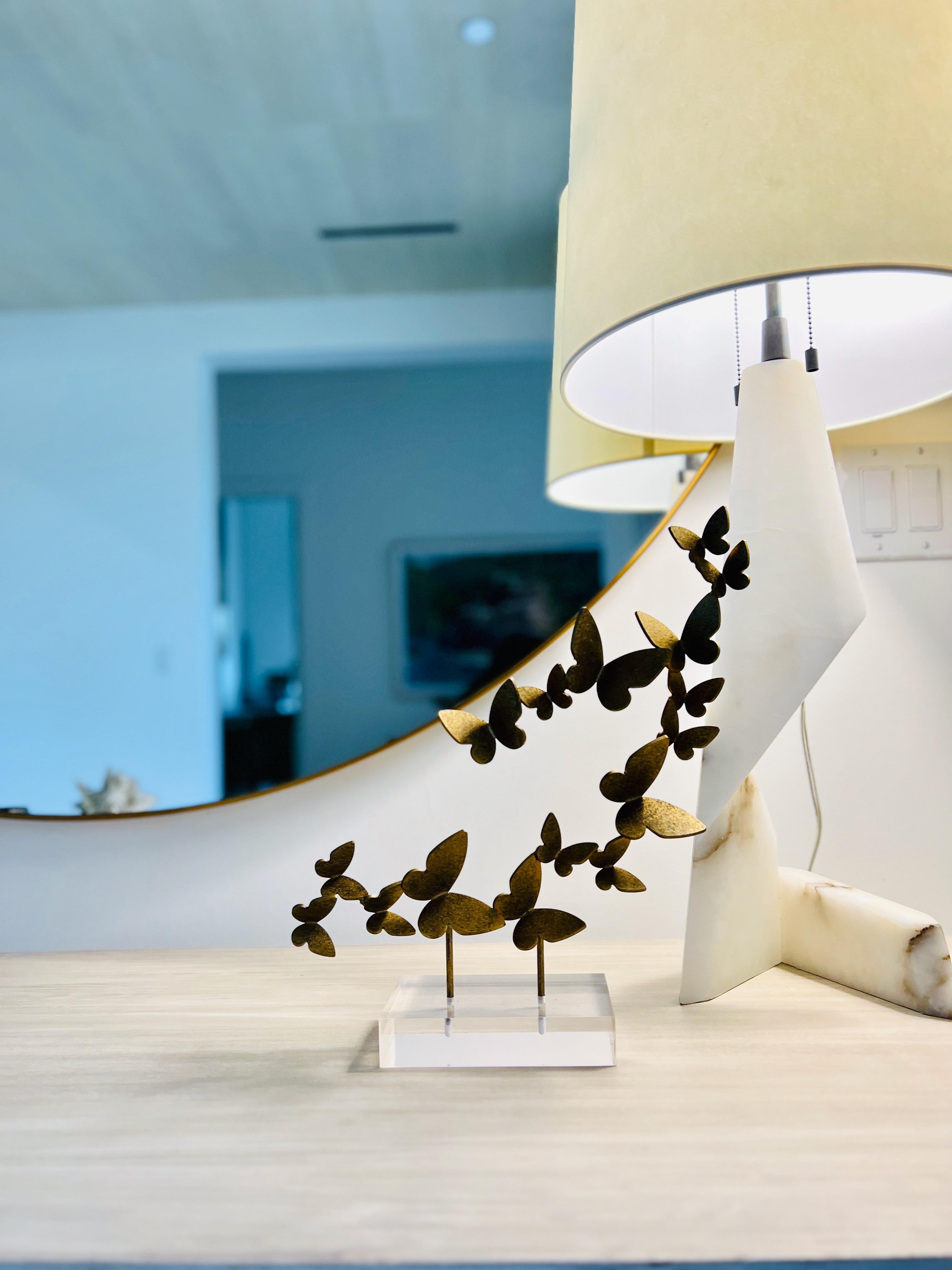 Farfalle su accessorio da tavolo in acrilico in oro brillante in vendita 4