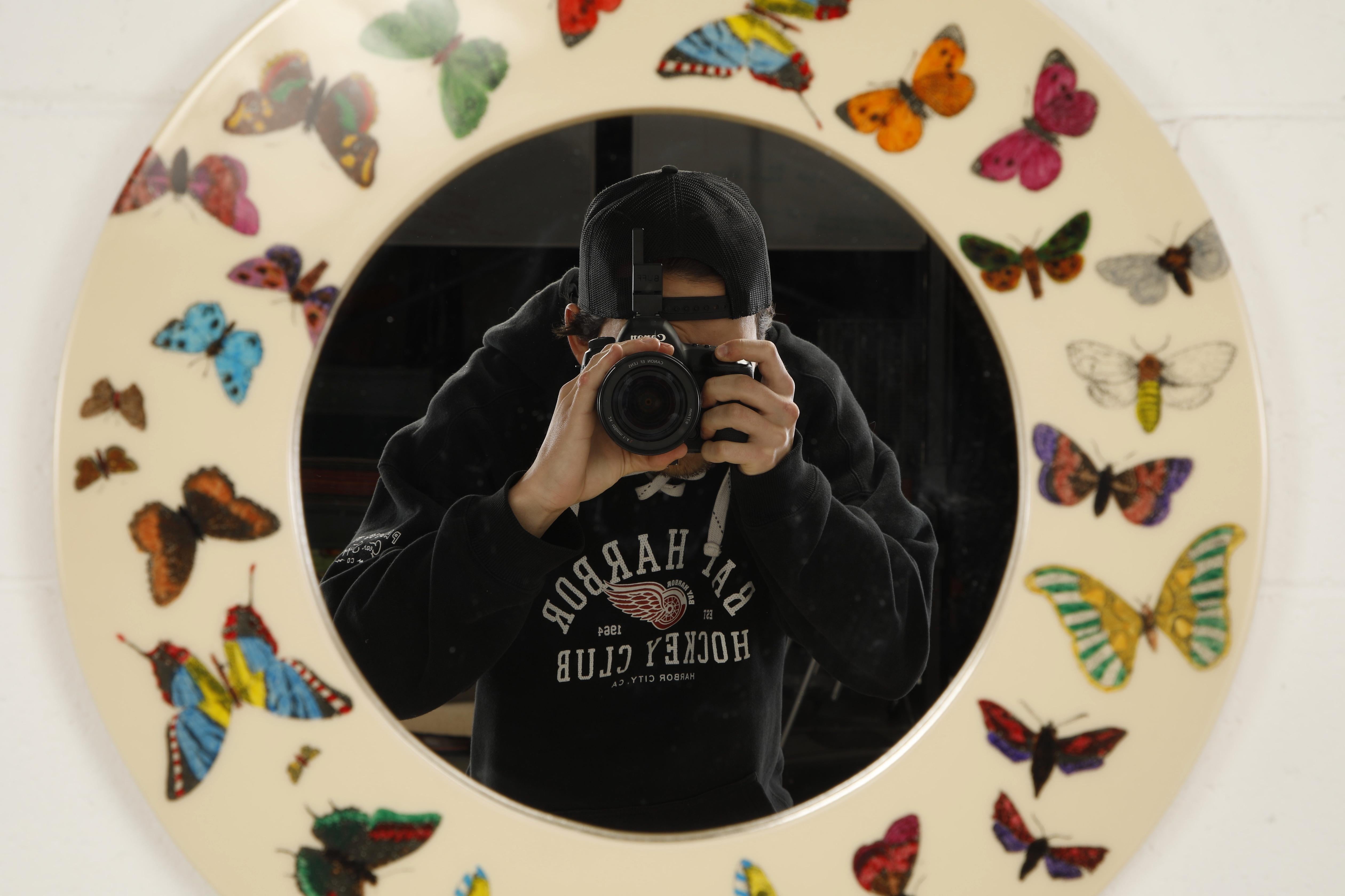 'Butterflies'' Round Mirror by Piero Fornasetti, Signed  In Excellent Condition In Los Angeles, CA