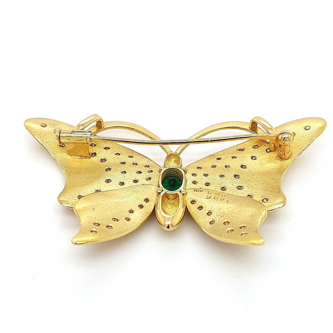Artist Butterfly 18kt Brooch / Necklace / Hanger Emerald Diamonds For Sale